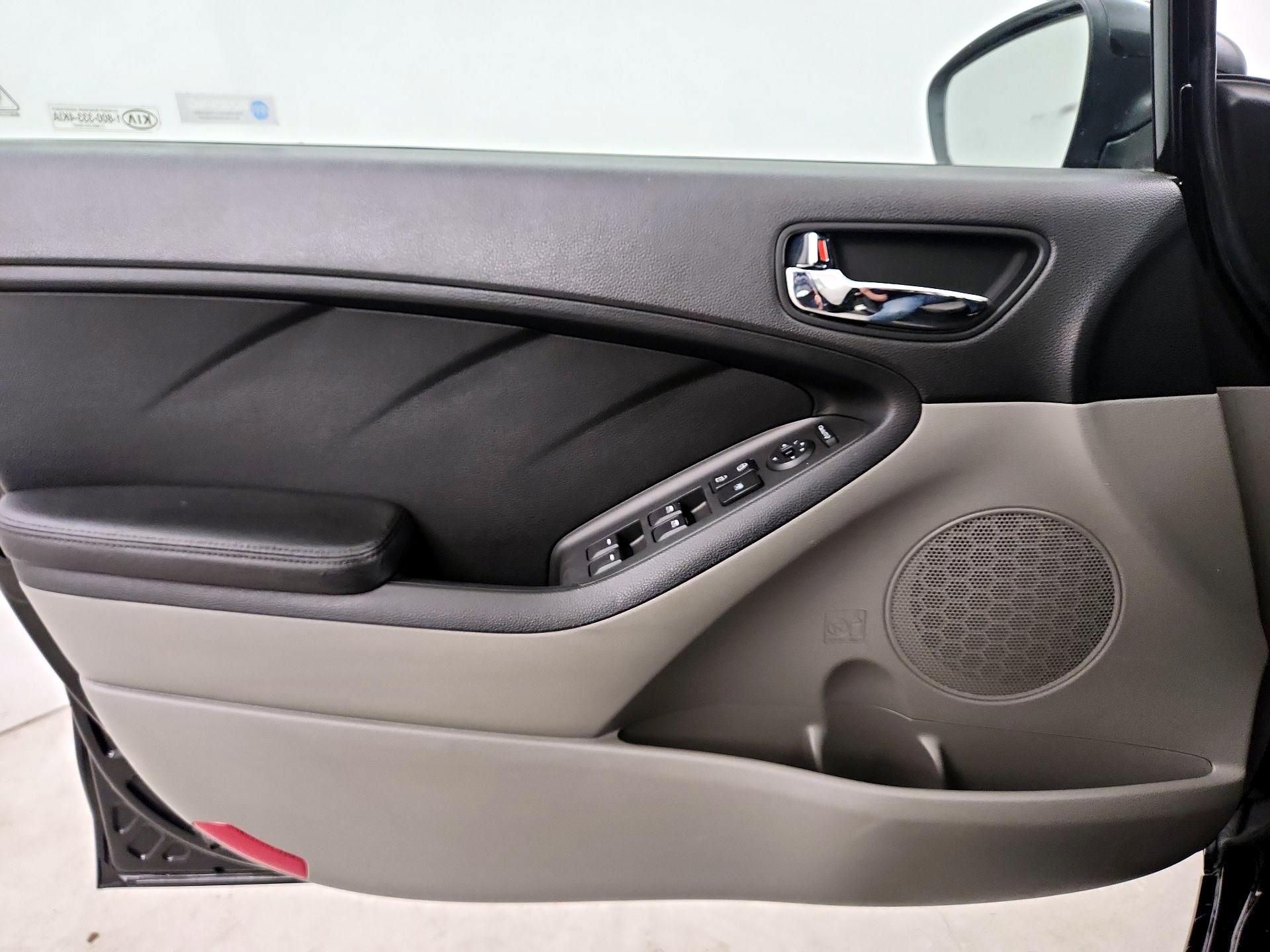 Thumbnail: 2014 Kia Forte - 12