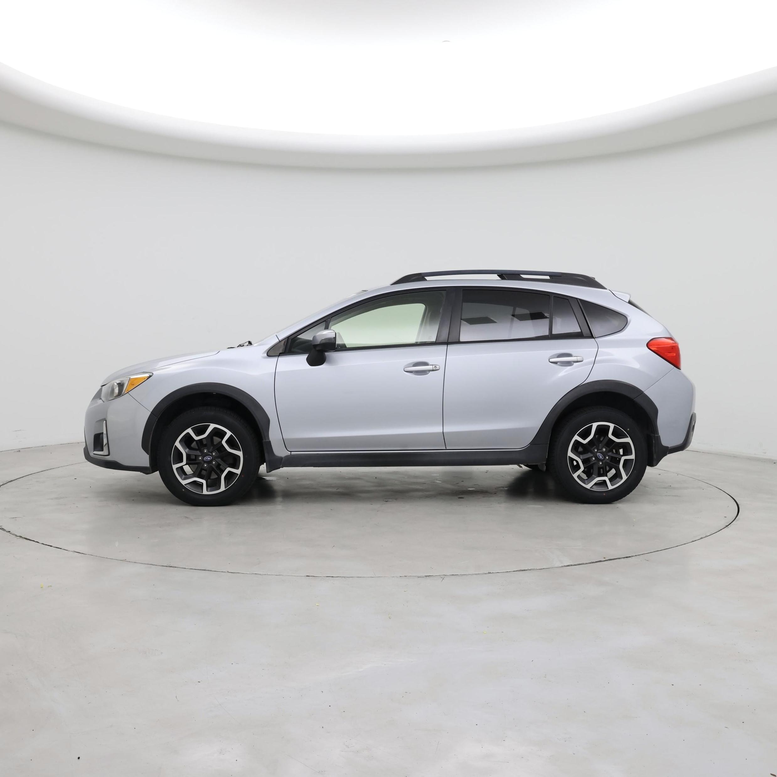 Thumbnail: 2016 Subaru XV Crosstrek - 3