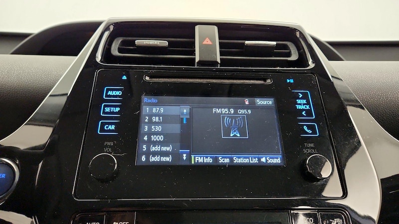 2016 Toyota Prius Two 14