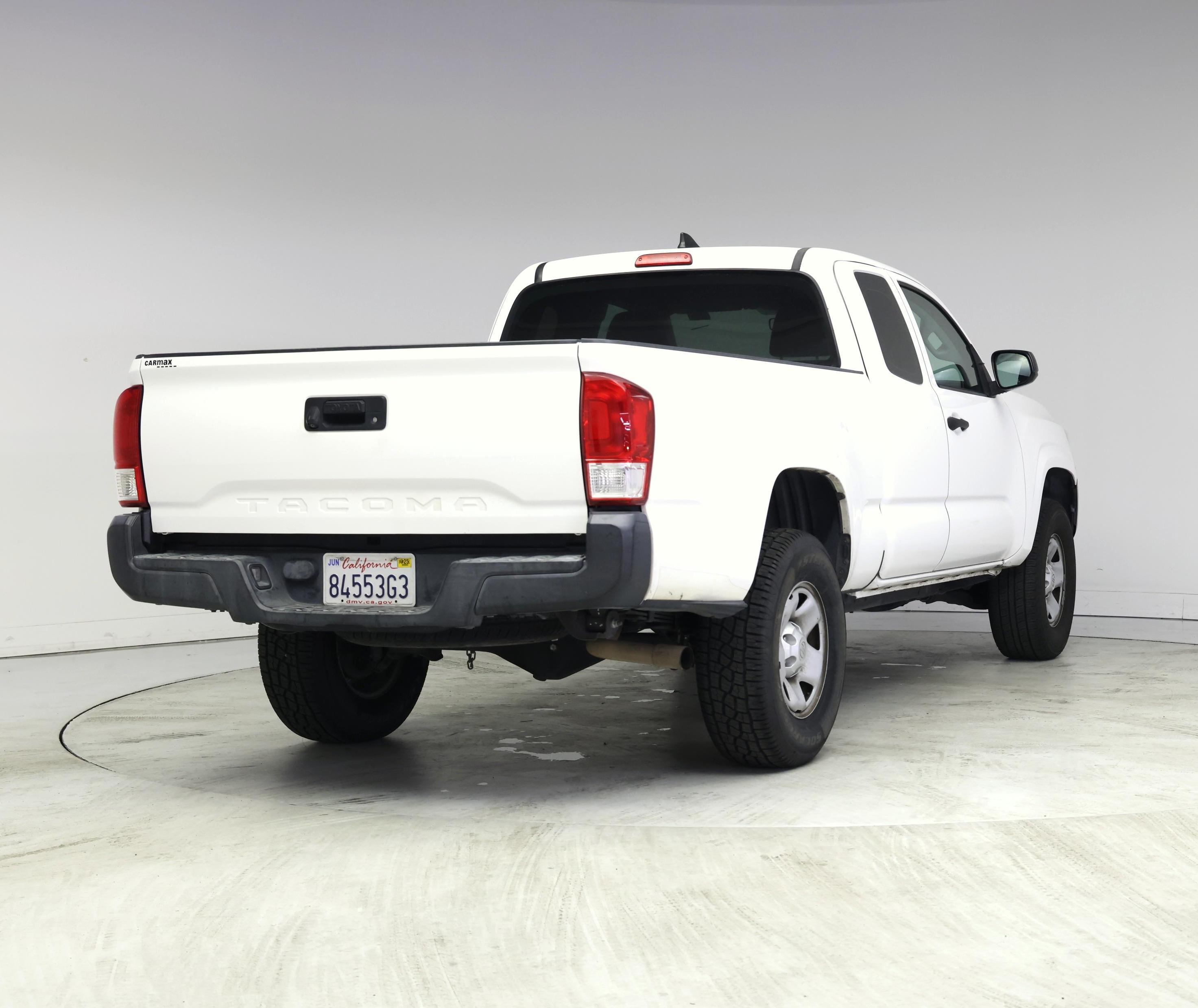 Thumbnail: 2017 Toyota Tacoma - 8