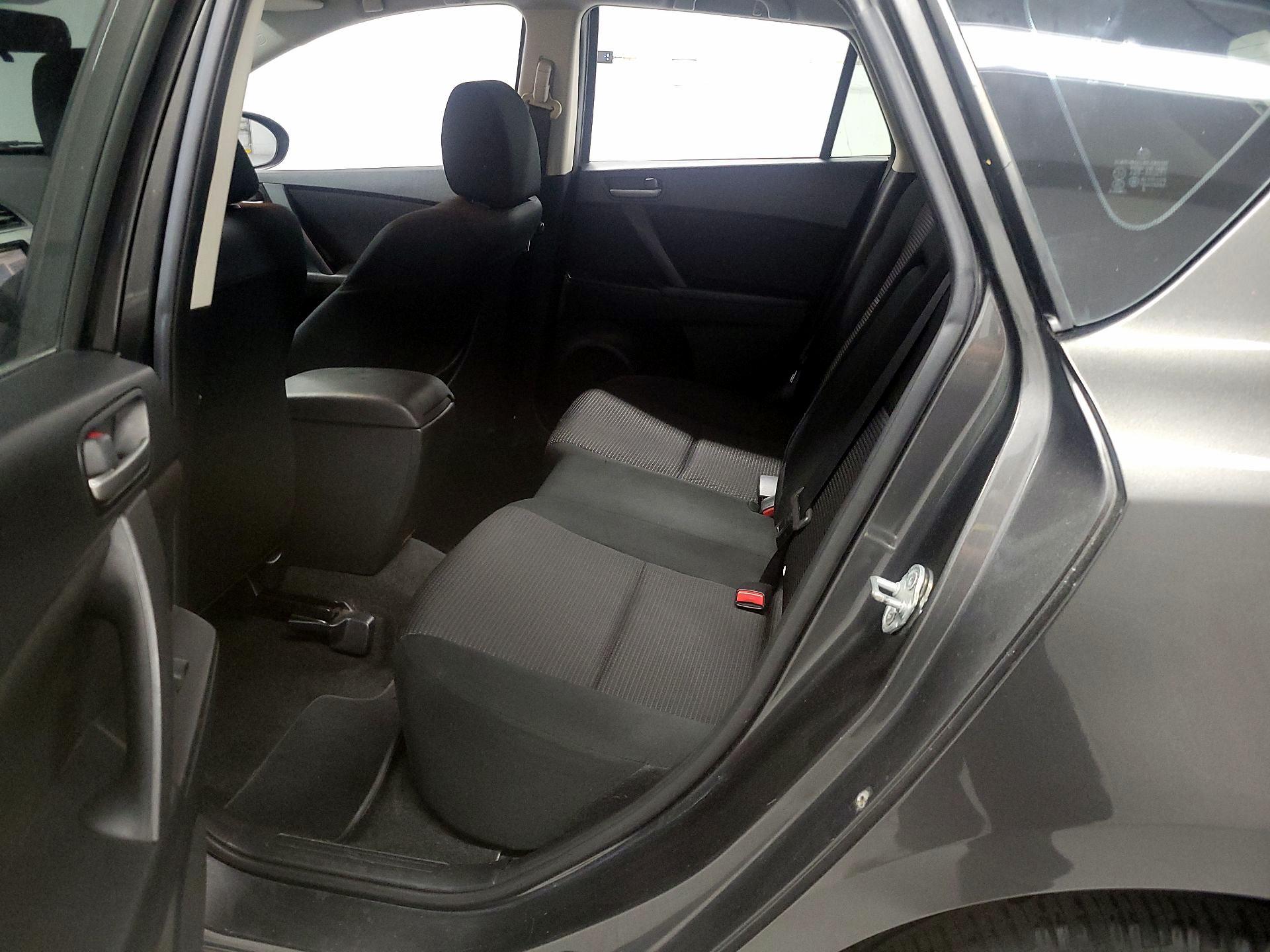 Thumbnail: 2013 Mazda Mazda3 - 17