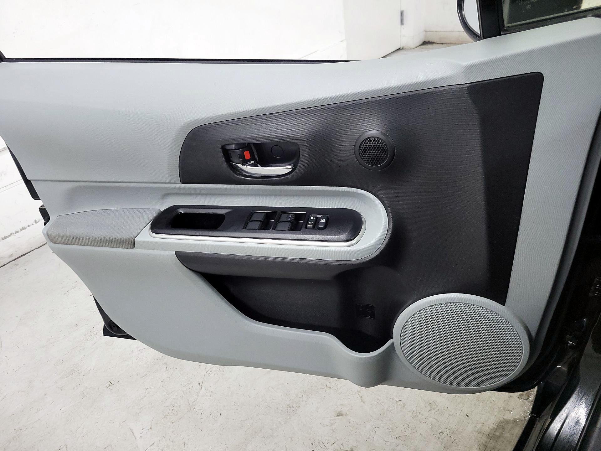 Thumbnail: 2014 Toyota Prius c - 13