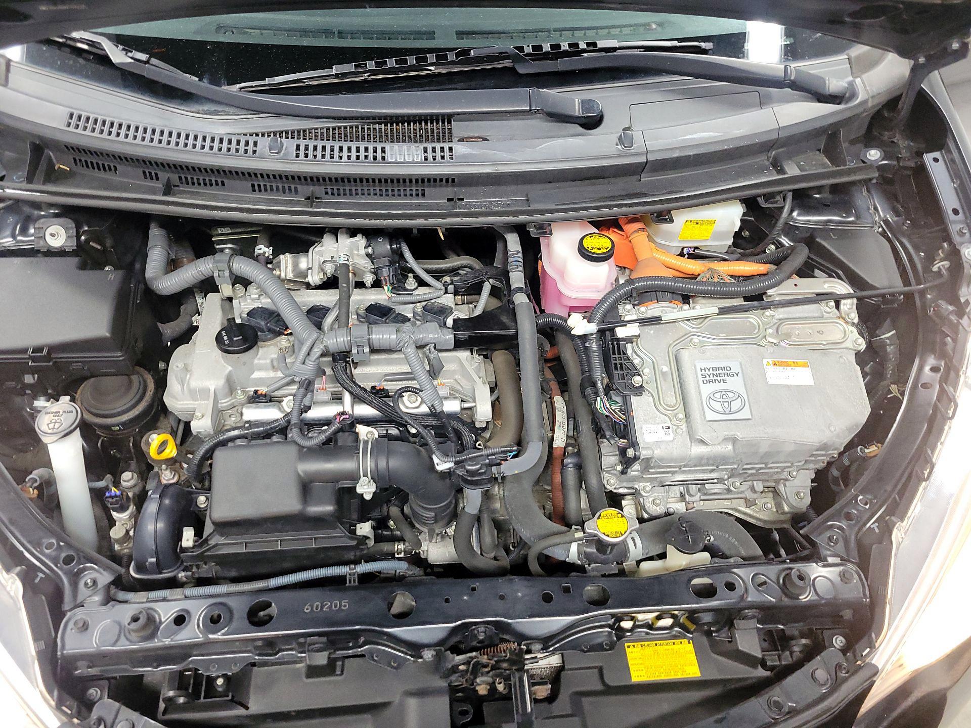 Thumbnail: 2014 Toyota Prius c - 20