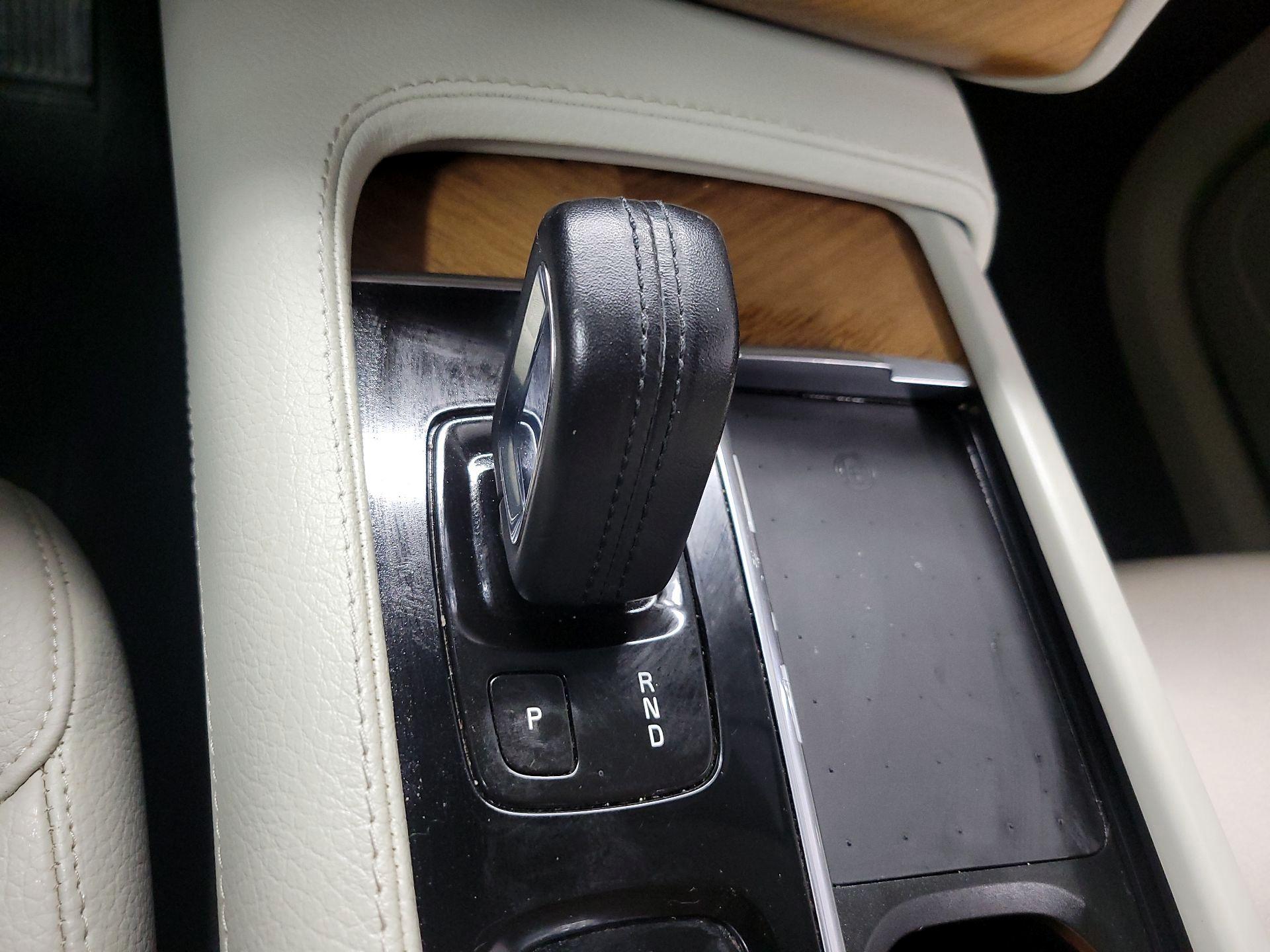 Thumbnail: 2021 Volvo XC90 - 16