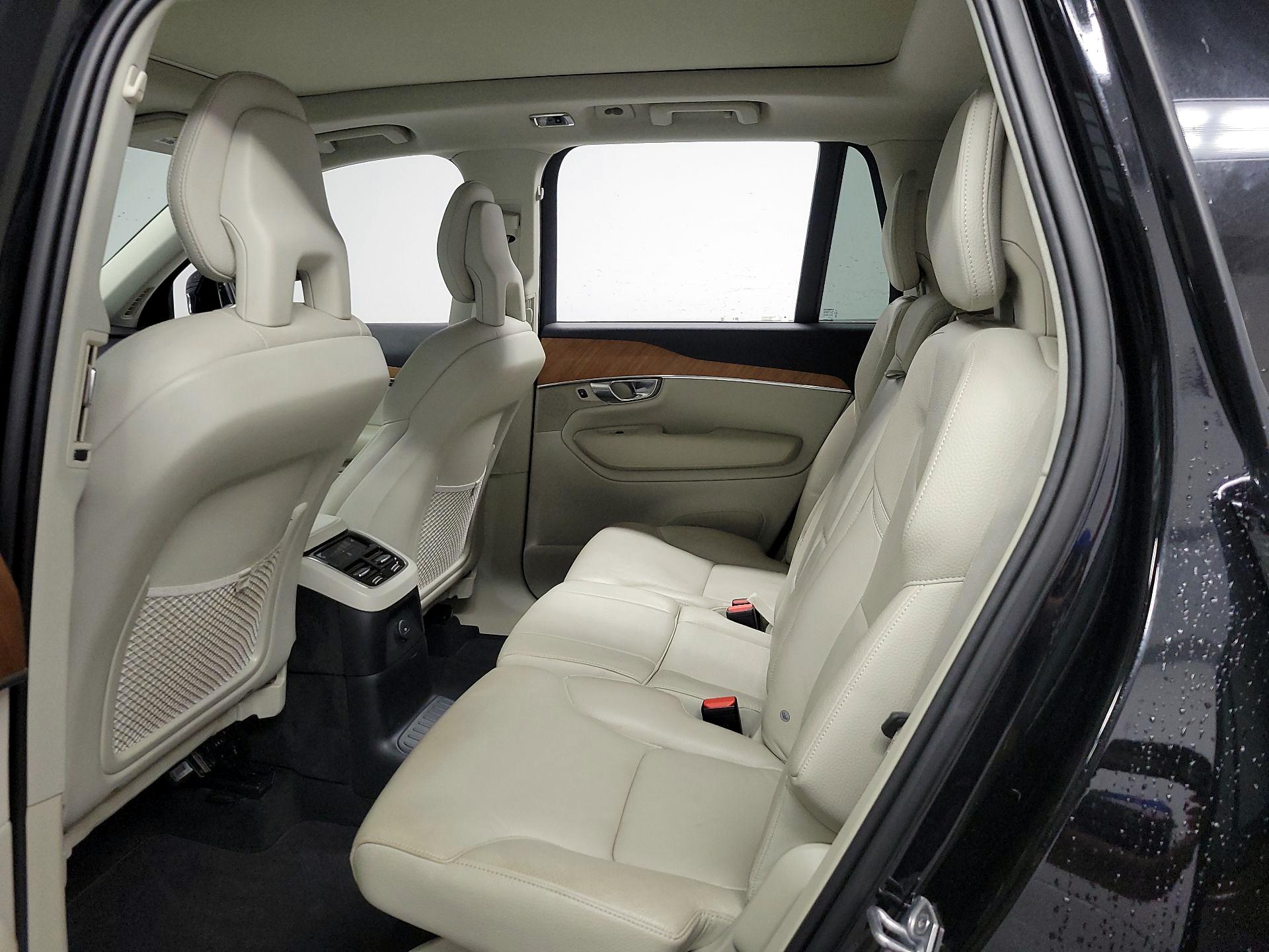 Thumbnail: 2021 Volvo XC90 - 17