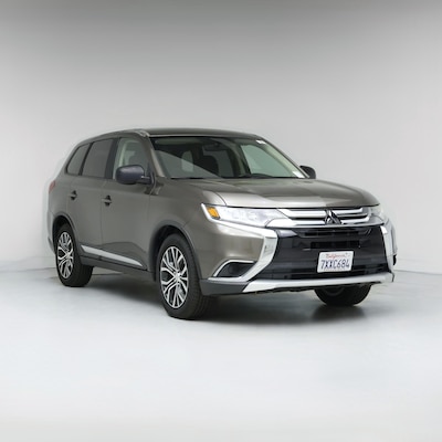 Silver 2017 Mitsubishi Outlander ES