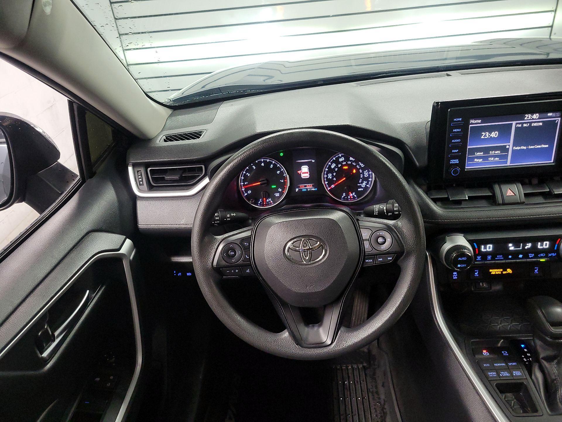 Thumbnail: 2019 Toyota RAV4 - 10