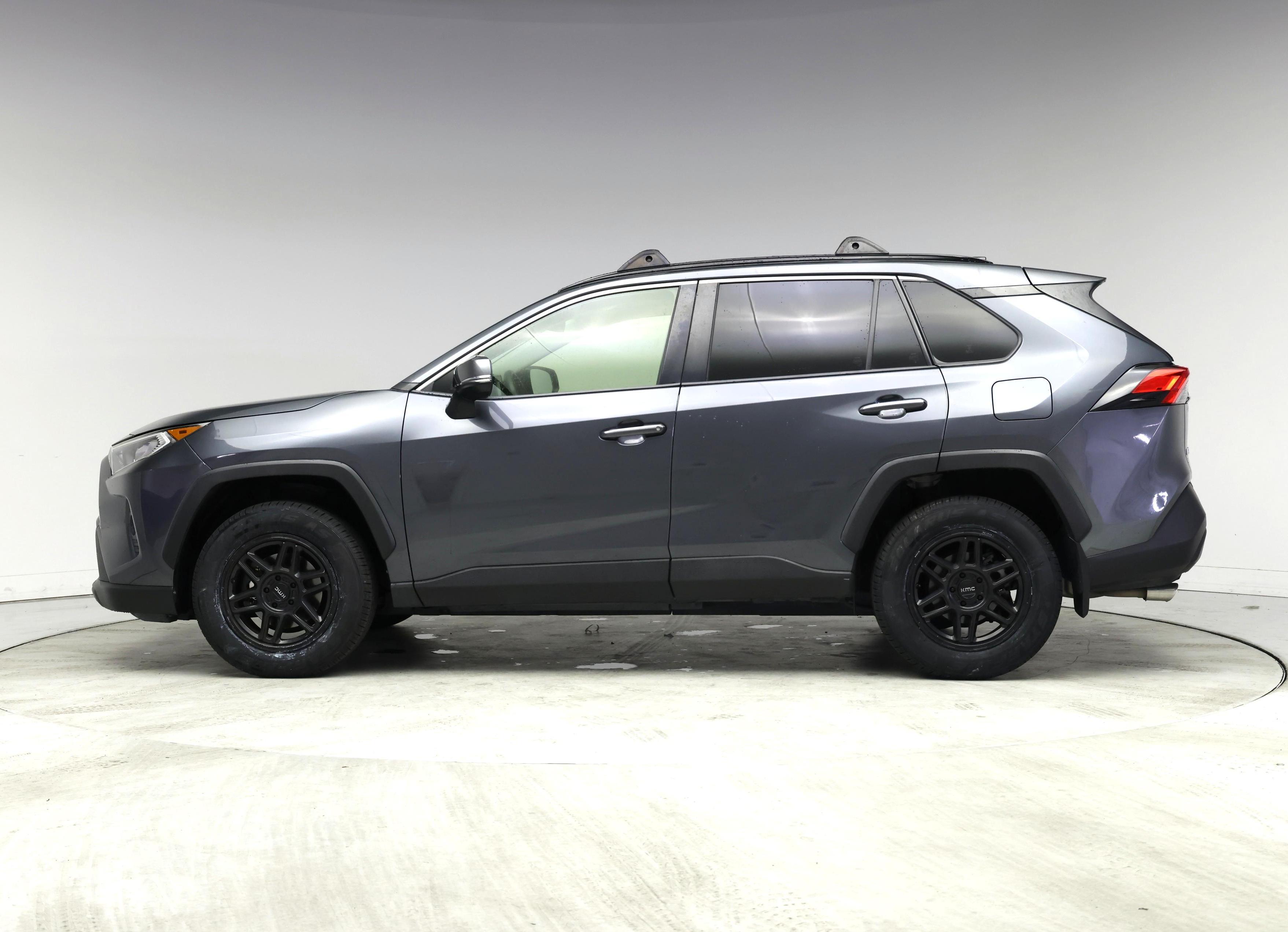 Thumbnail: 2019 Toyota RAV4 - 3