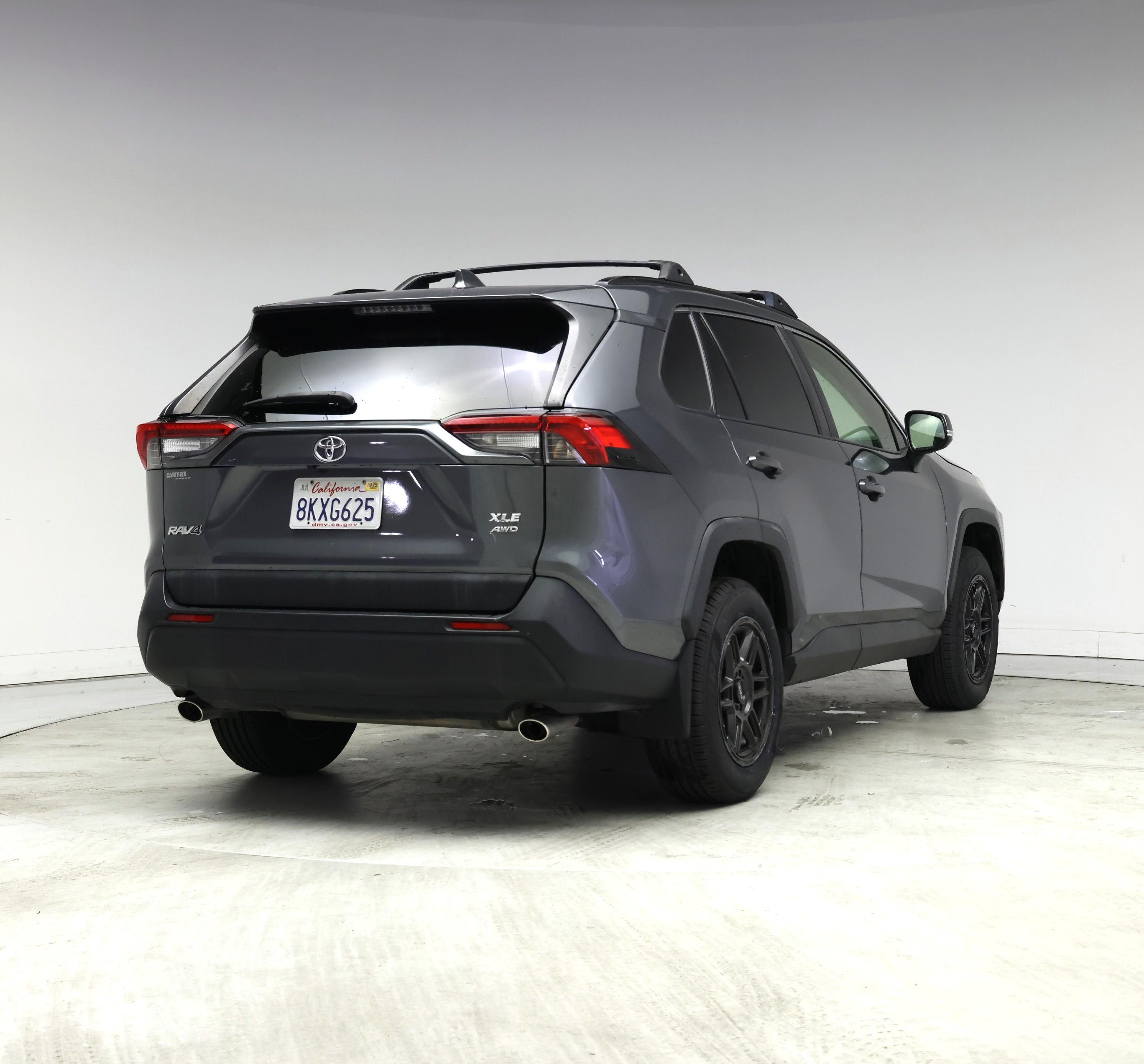 Thumbnail: 2019 Toyota RAV4 - 8