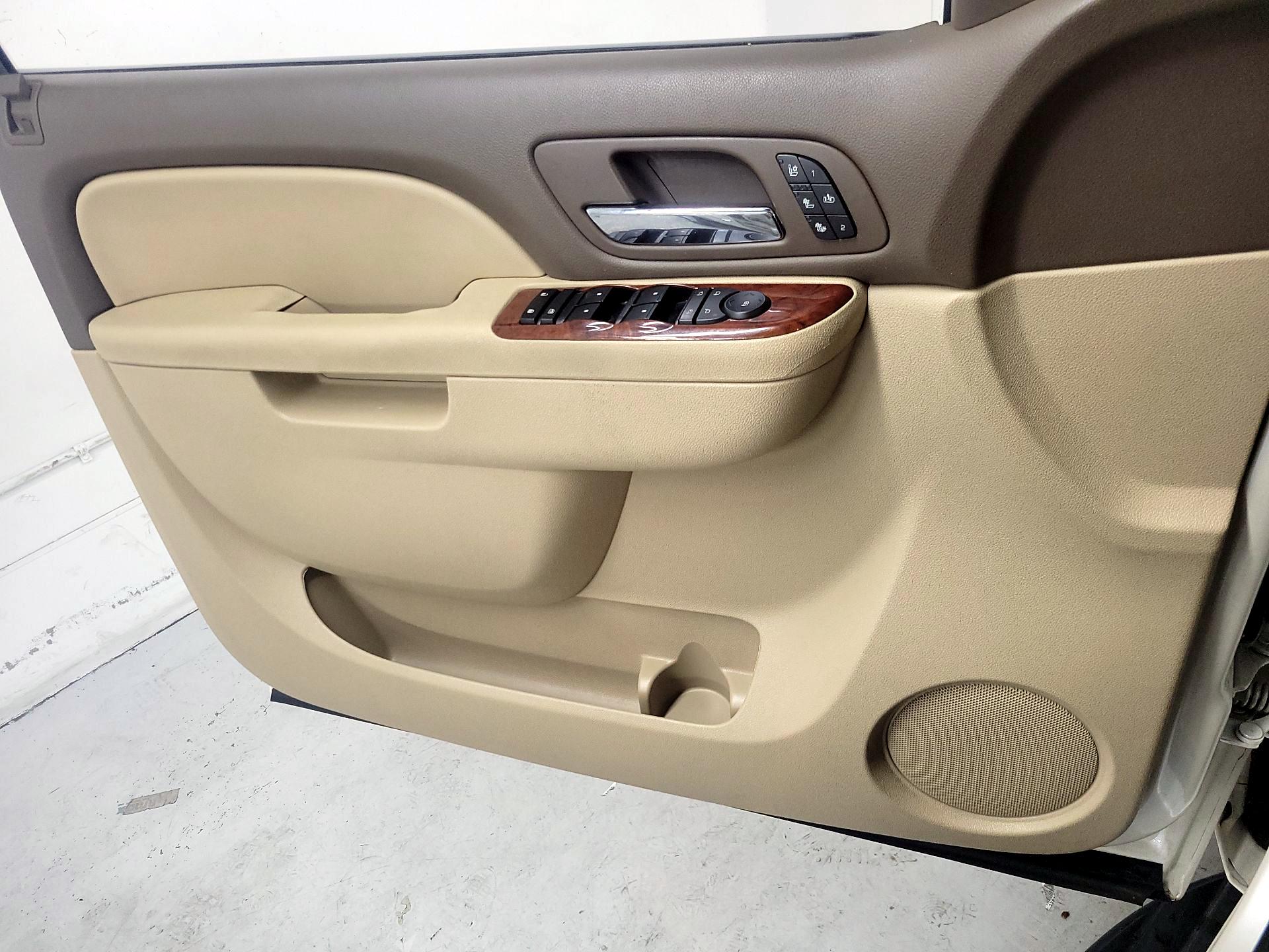 Thumbnail: 2013 Chevrolet Tahoe - 12