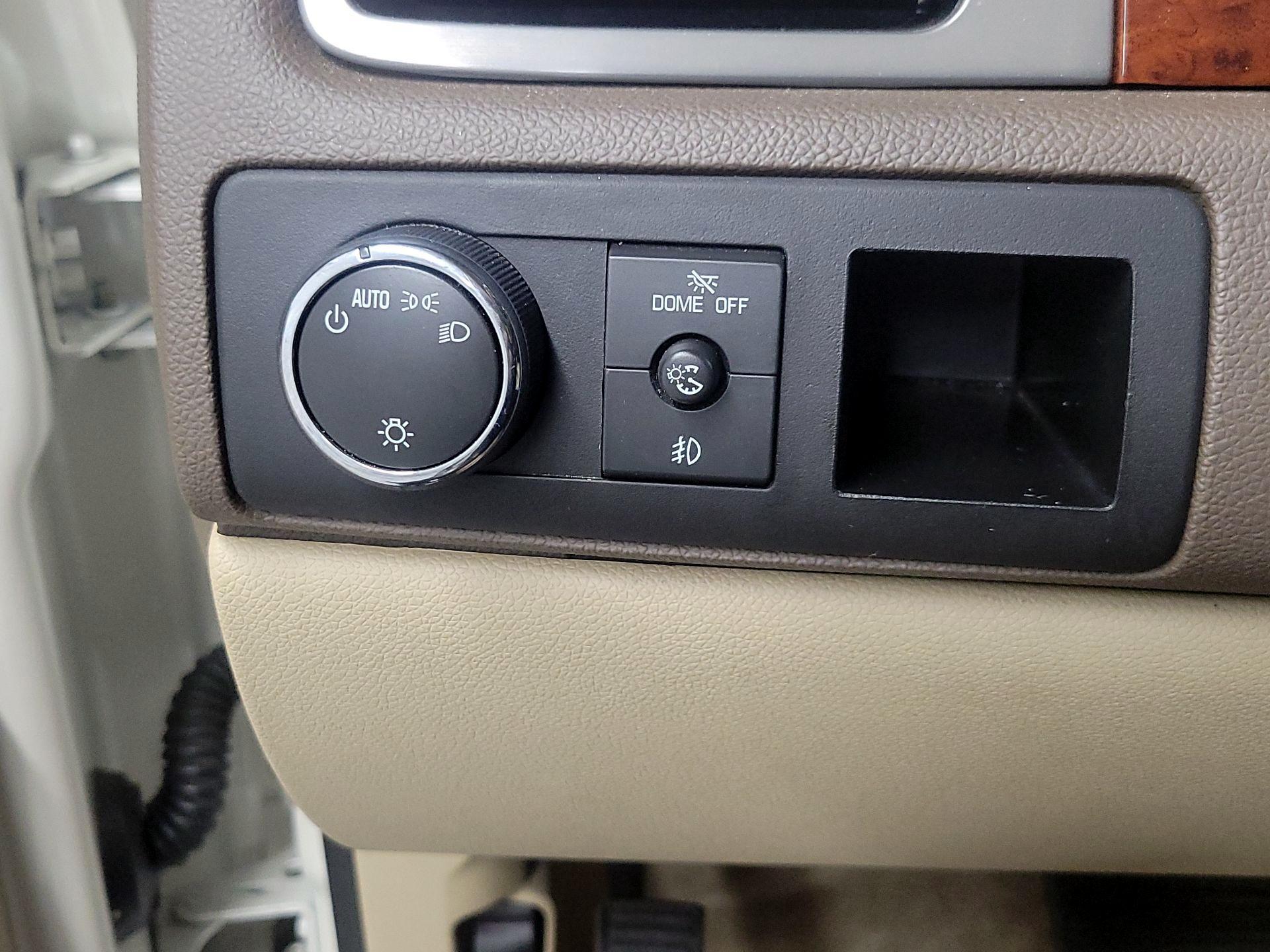 Thumbnail: 2013 Chevrolet Tahoe - 13