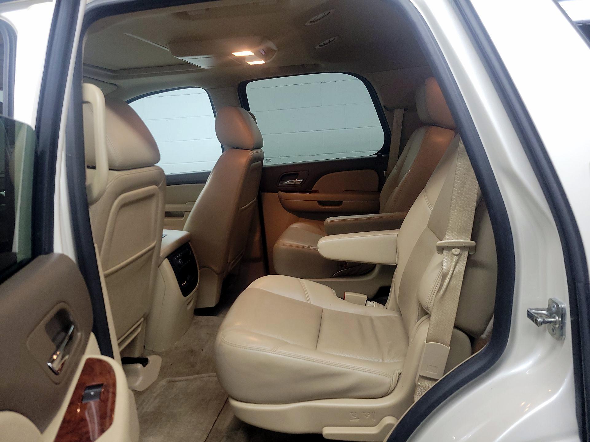Thumbnail: 2013 Chevrolet Tahoe - 18