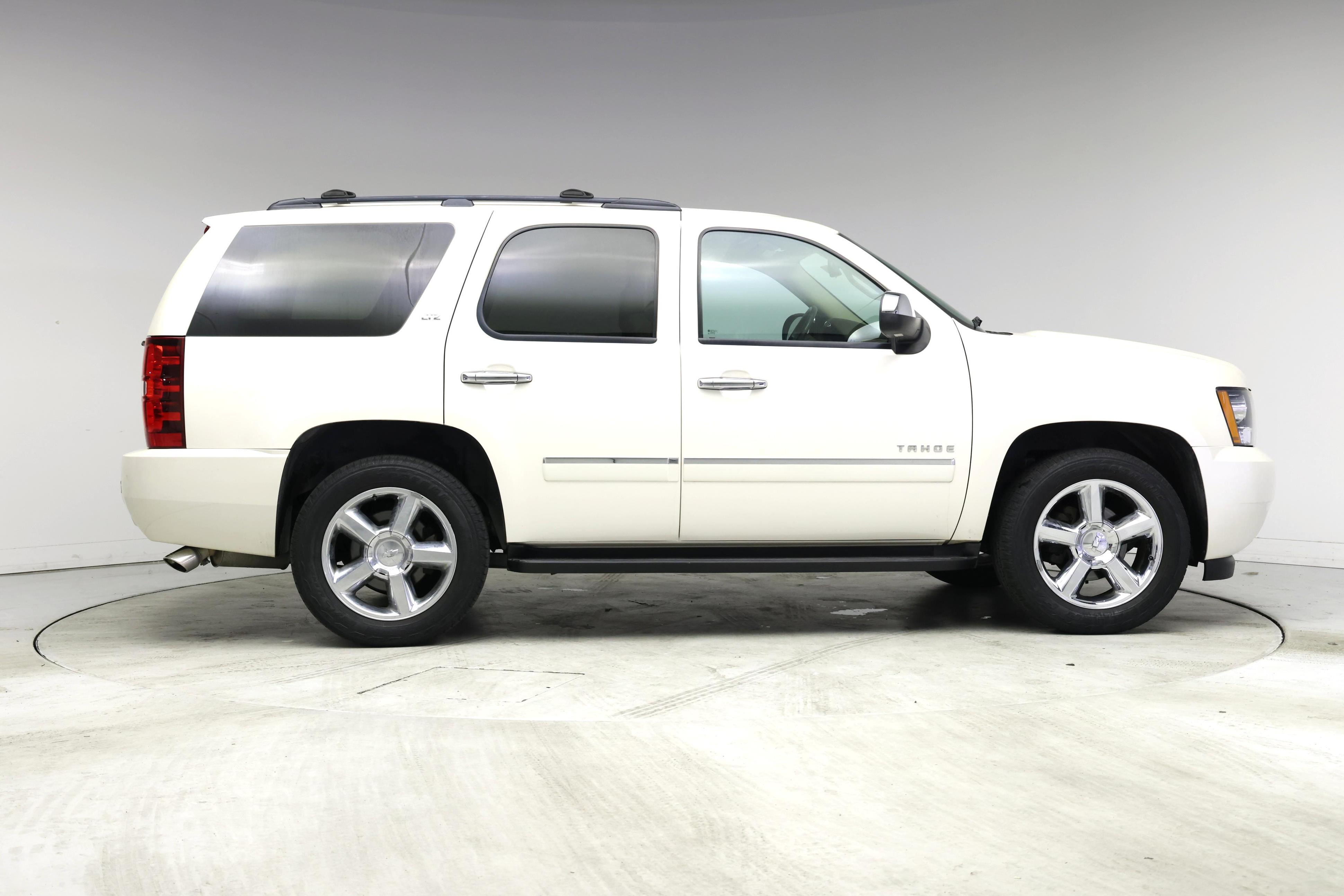 Thumbnail: 2013 Chevrolet Tahoe - 7