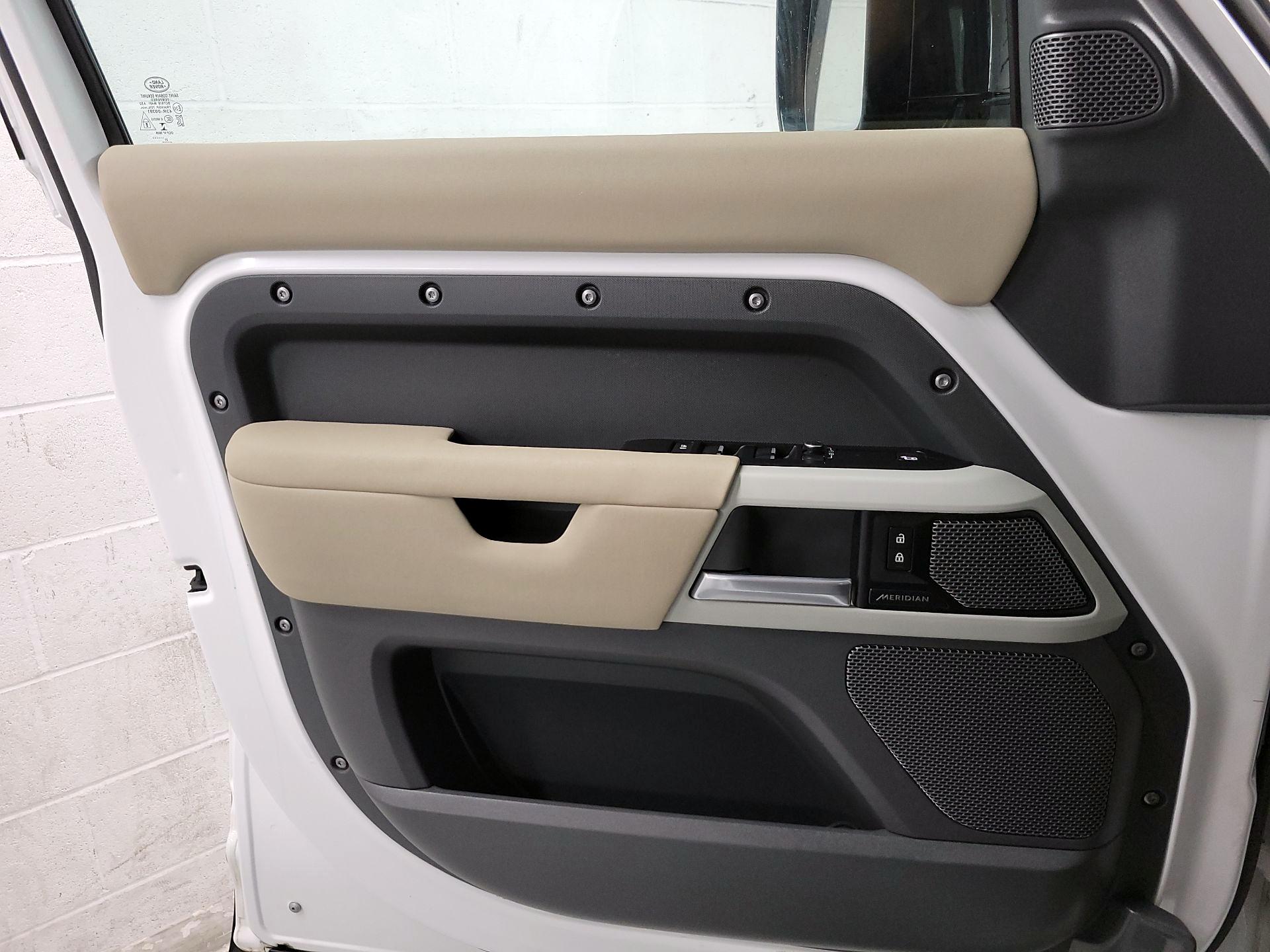 Thumbnail: 2022 Land Rover Defender - 12