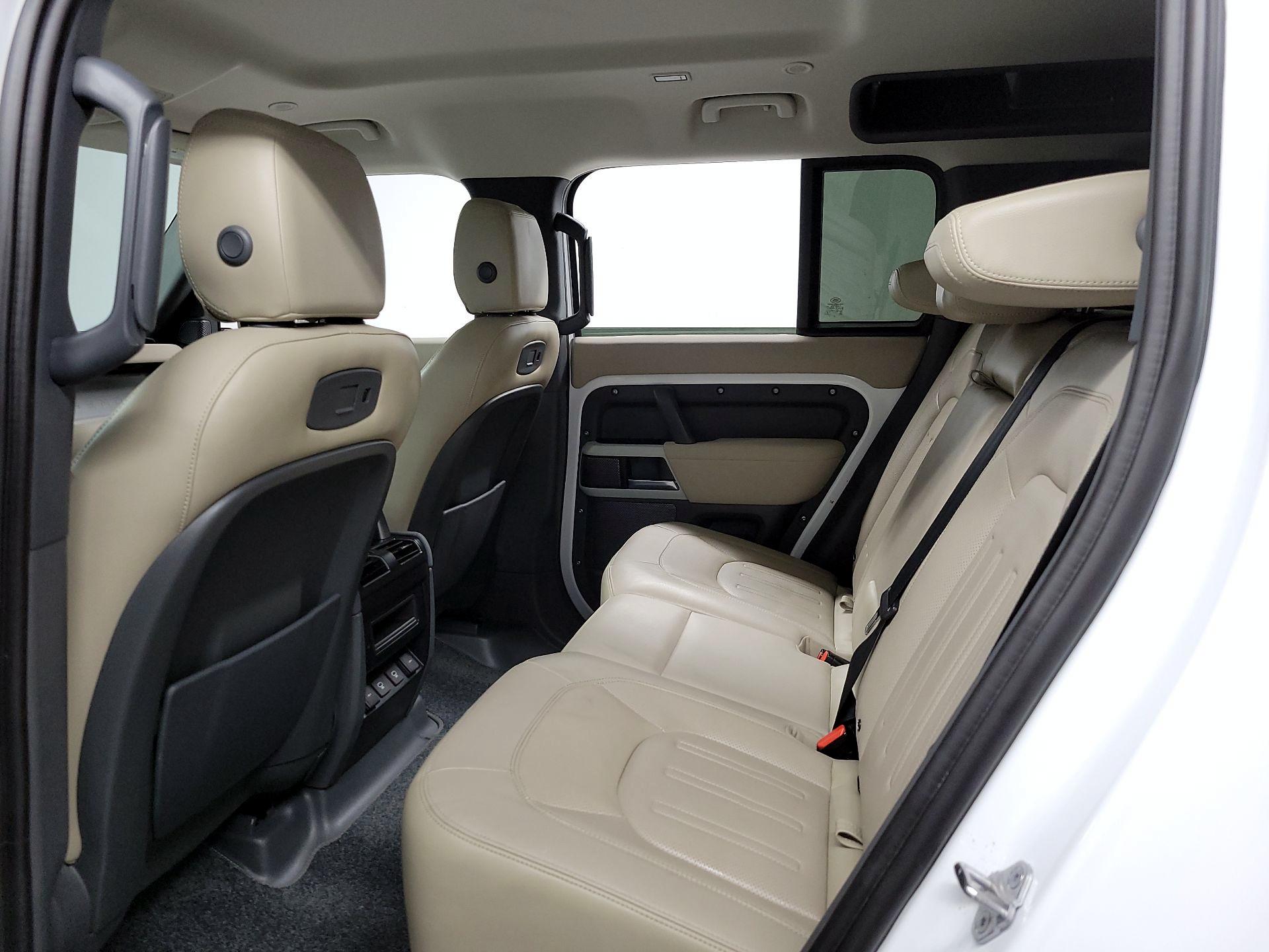 Thumbnail: 2022 Land Rover Defender - 17