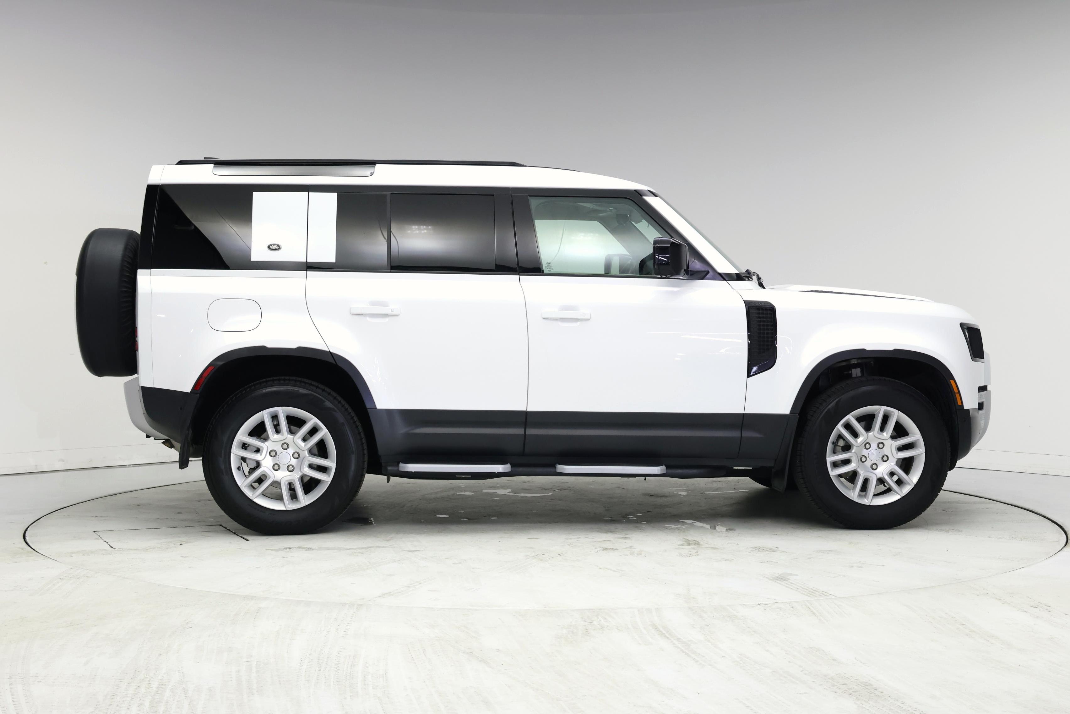 Thumbnail: 2022 Land Rover Defender - 7