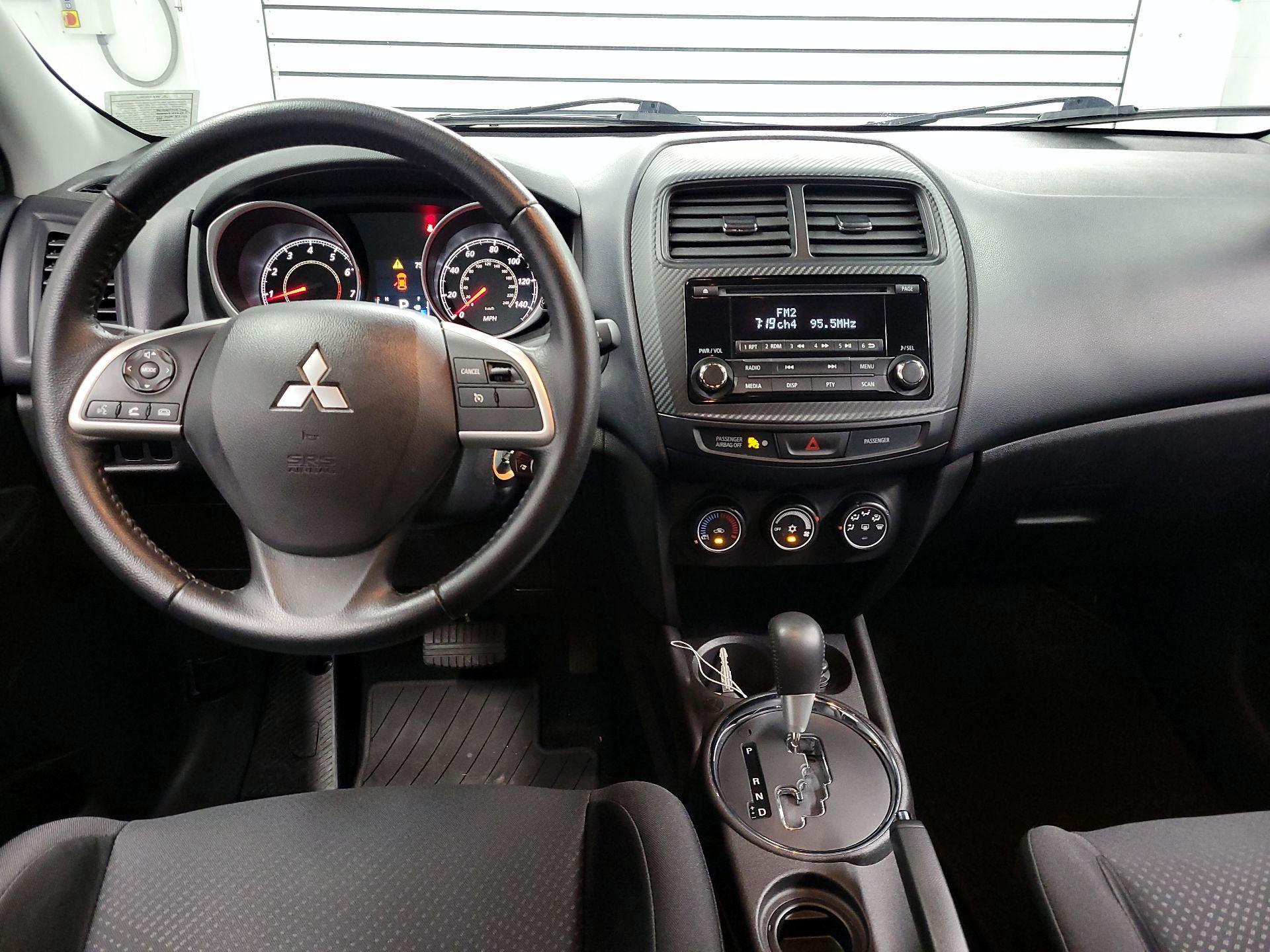 Thumbnail: 2015 Mitsubishi Outlander Sport - 9