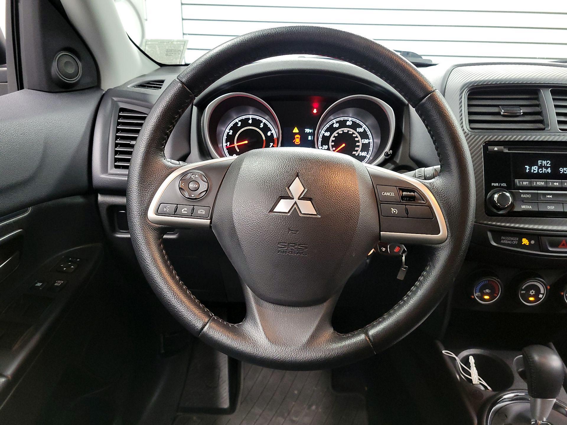 Thumbnail: 2015 Mitsubishi Outlander Sport - 10
