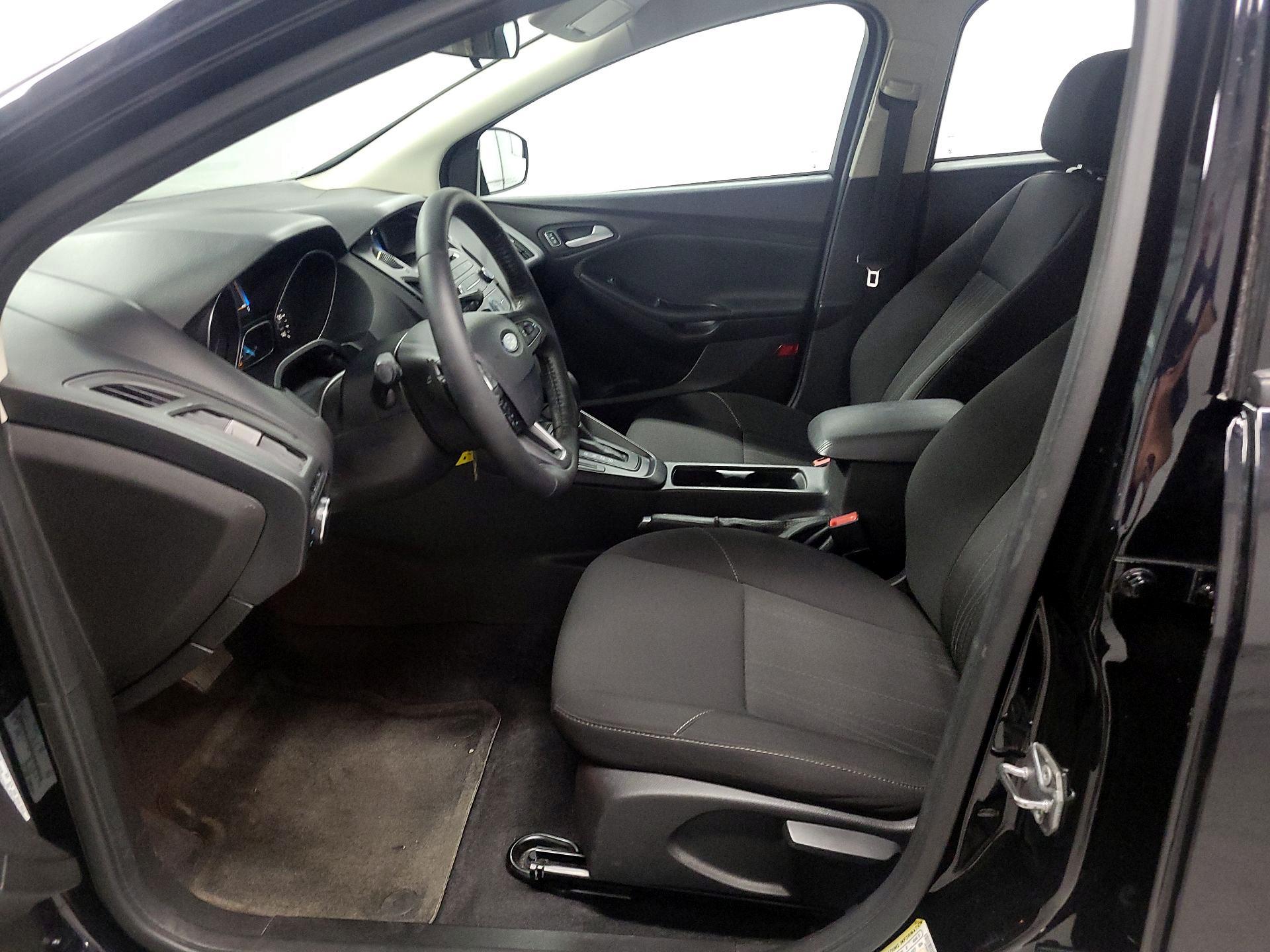 Thumbnail: 2016 Ford Focus - 11