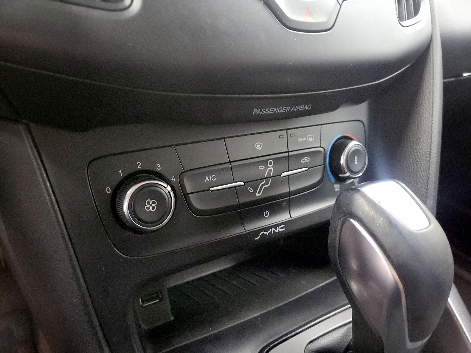 Thumbnail: 2016 Ford Focus - 16