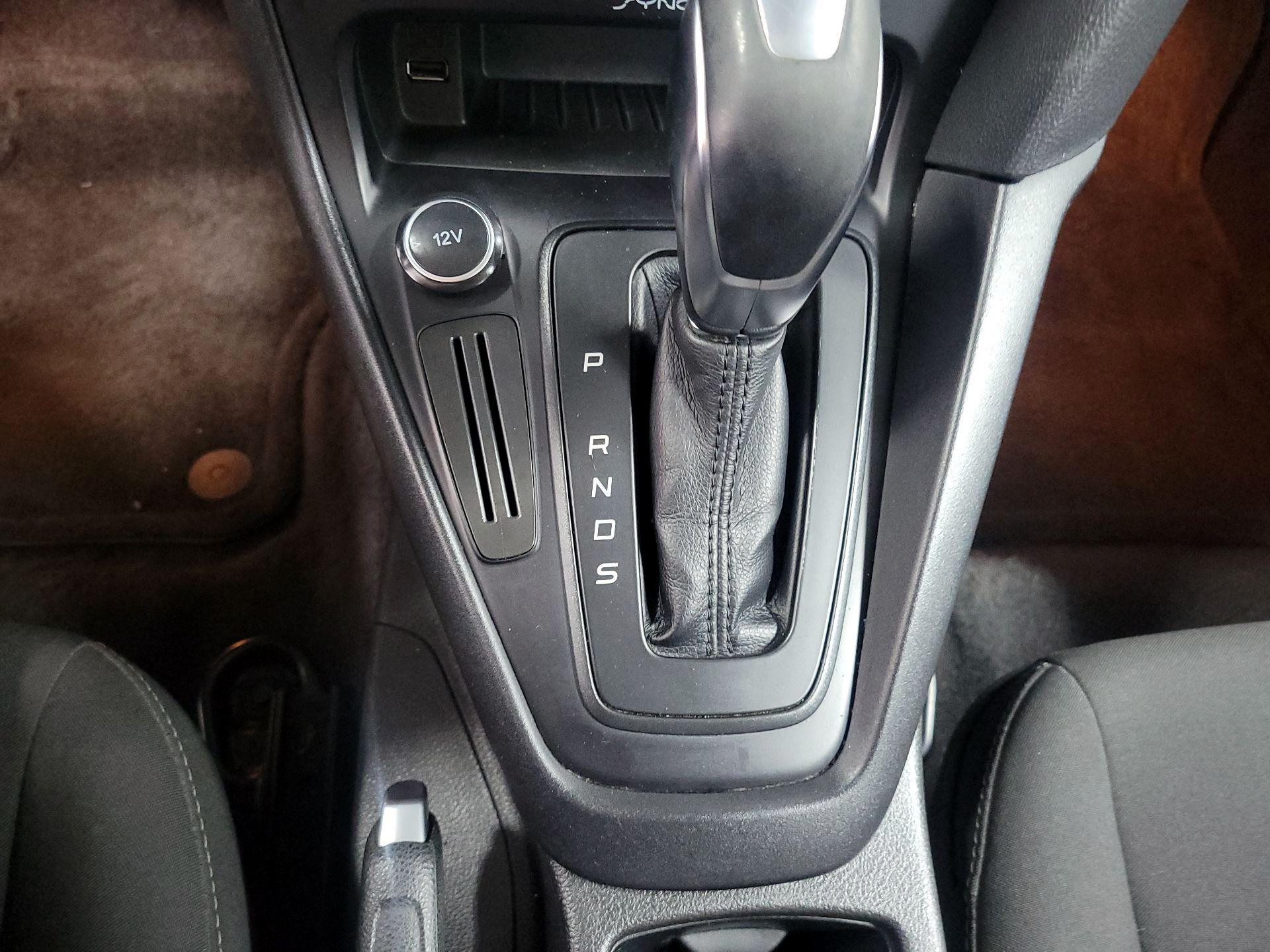 Thumbnail: 2016 Ford Focus - 17