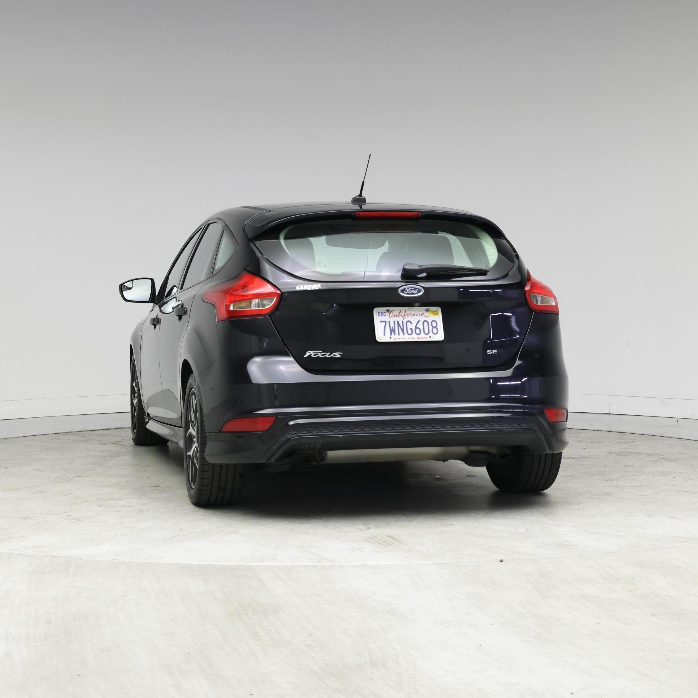 Thumbnail: 2016 Ford Focus - 6