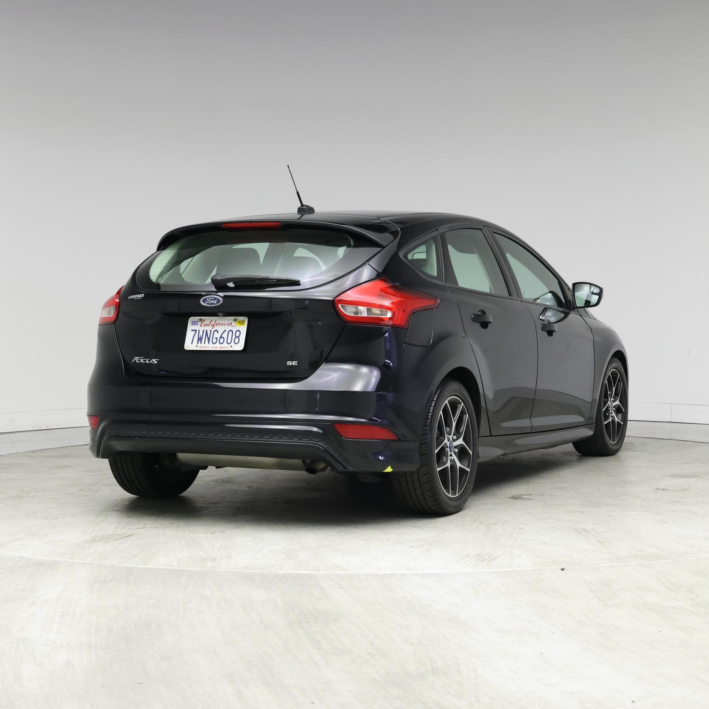 Thumbnail: 2016 Ford Focus - 8