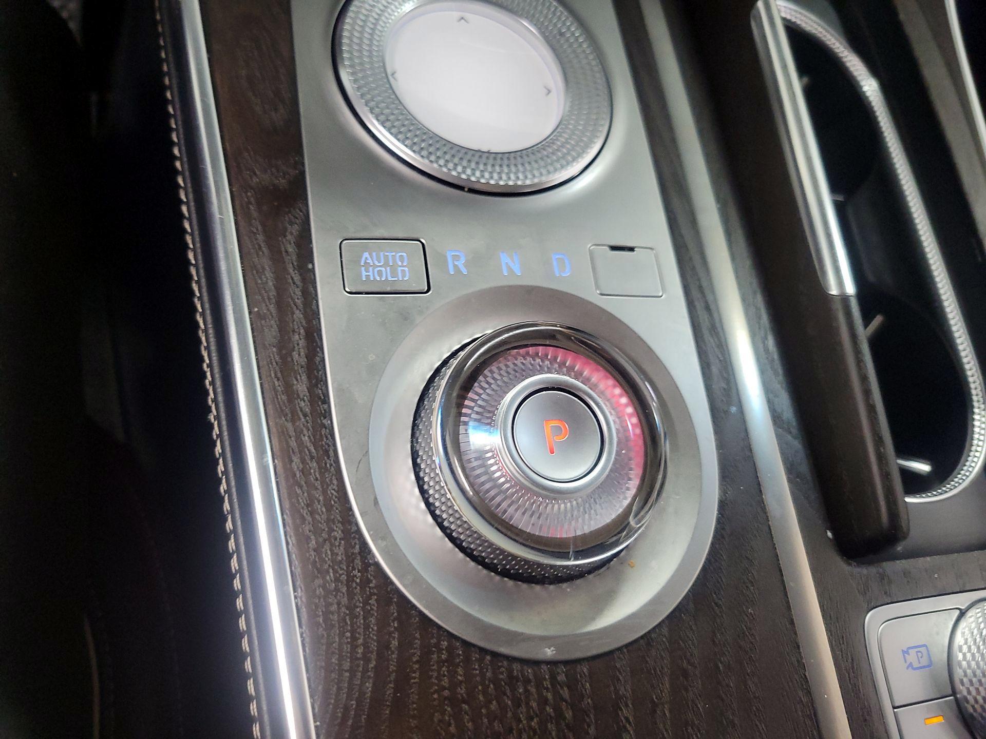 Thumbnail: 2021 Genesis GV80 - 15
