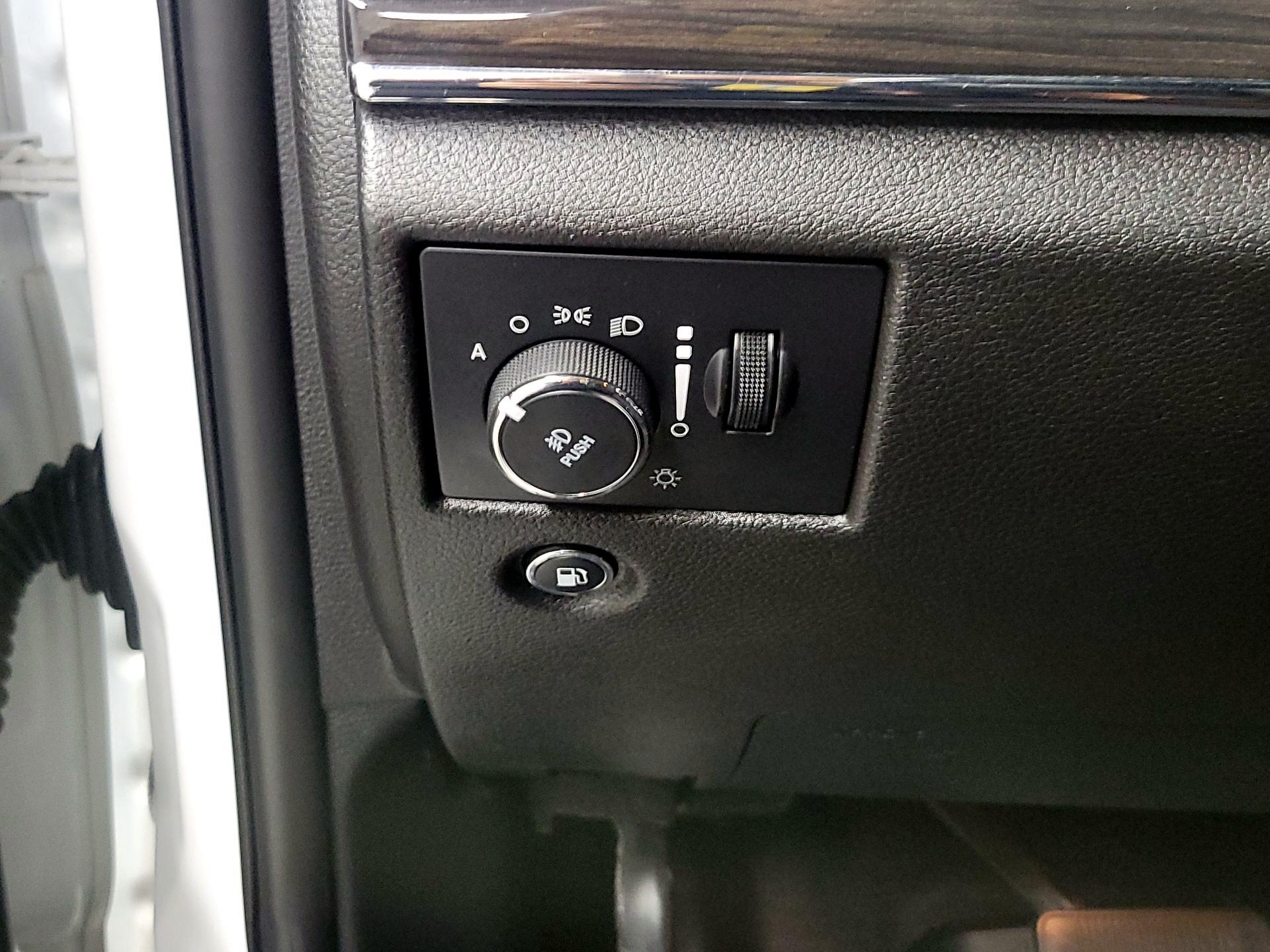 Thumbnail: 2018 Jeep Grand Cherokee - 13