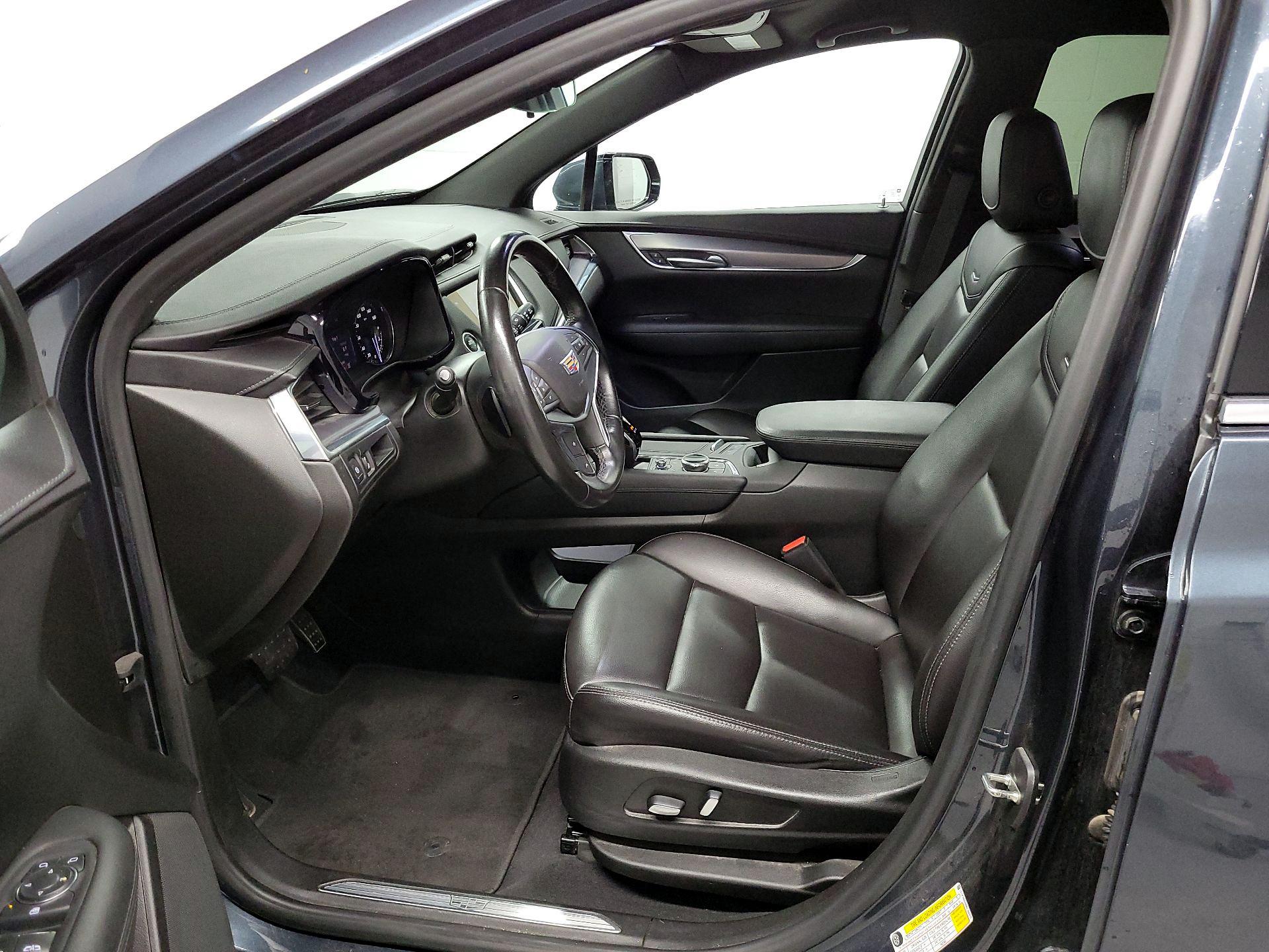 Thumbnail: 2021 Cadillac XT5 - 11