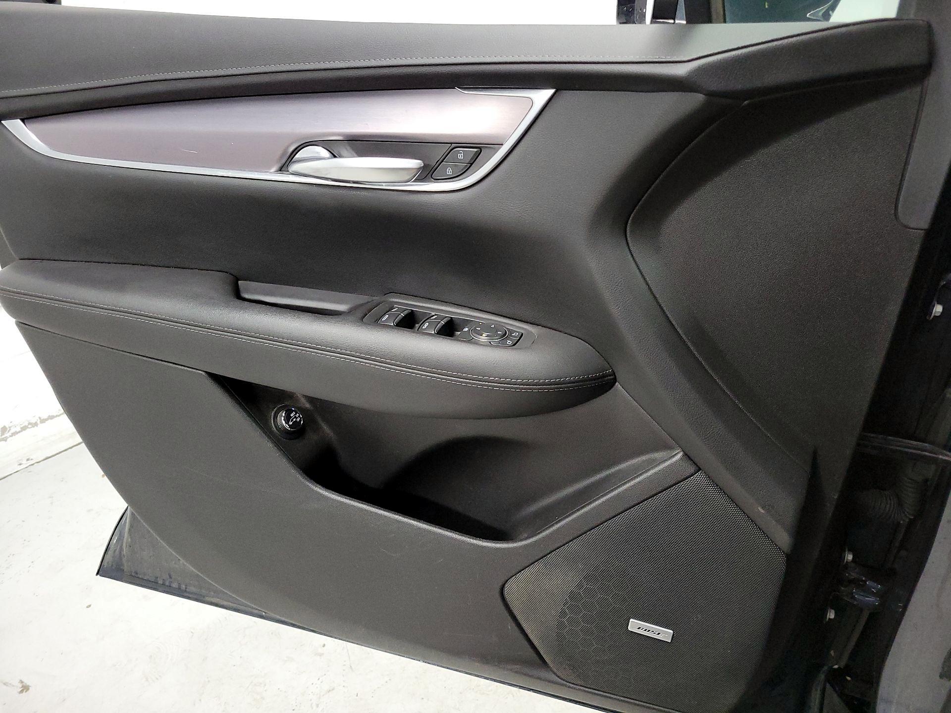 Thumbnail: 2021 Cadillac XT5 - 12