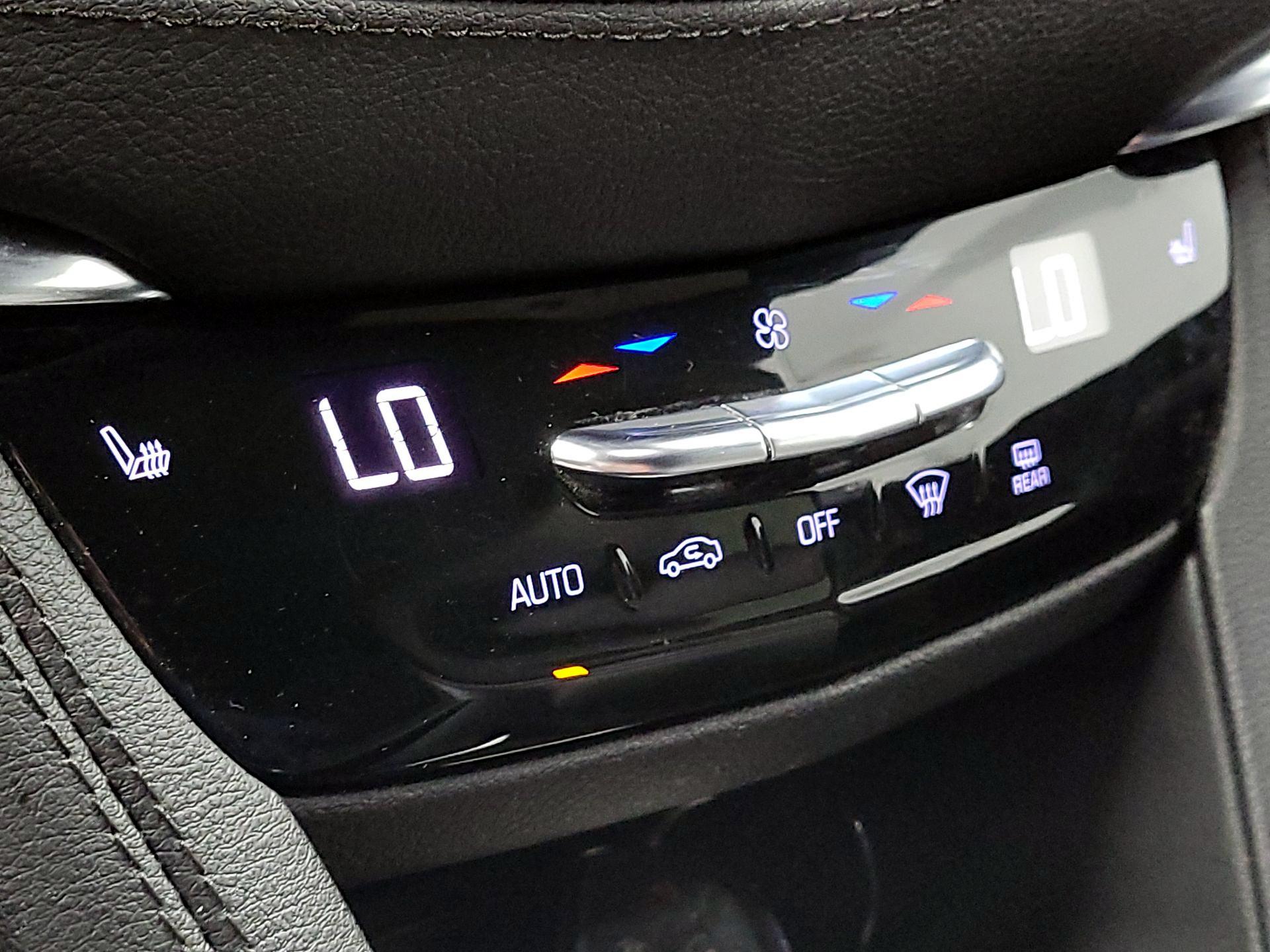 Thumbnail: 2021 Cadillac XT5 - 16