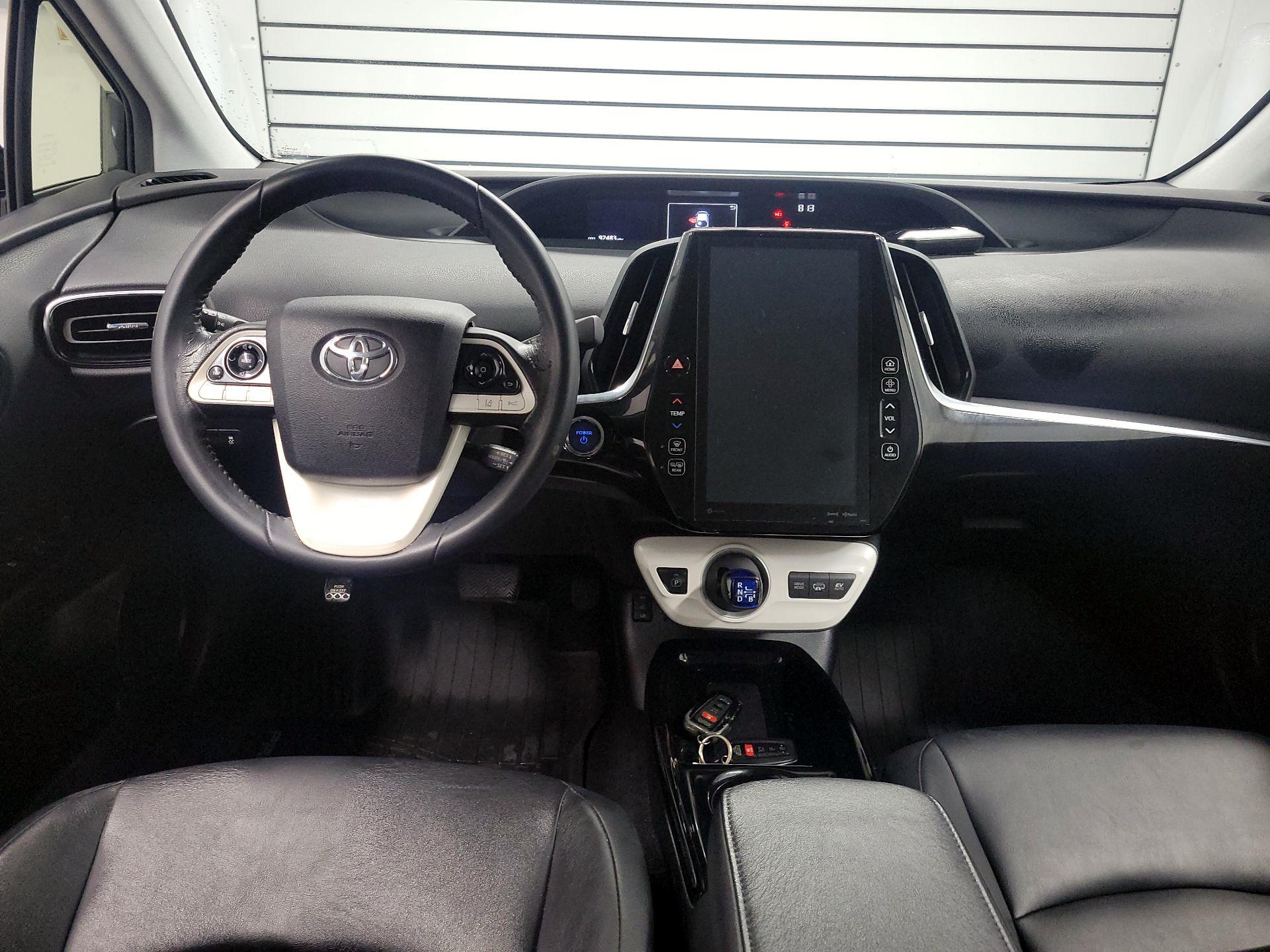 Thumbnail: 2017 Toyota Prius Prime - 9