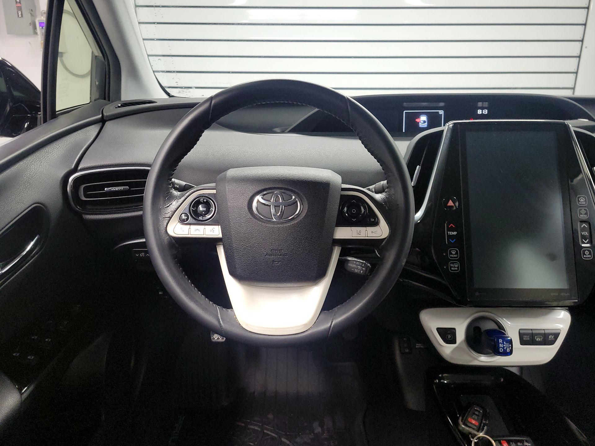 Thumbnail: 2017 Toyota Prius Prime - 10