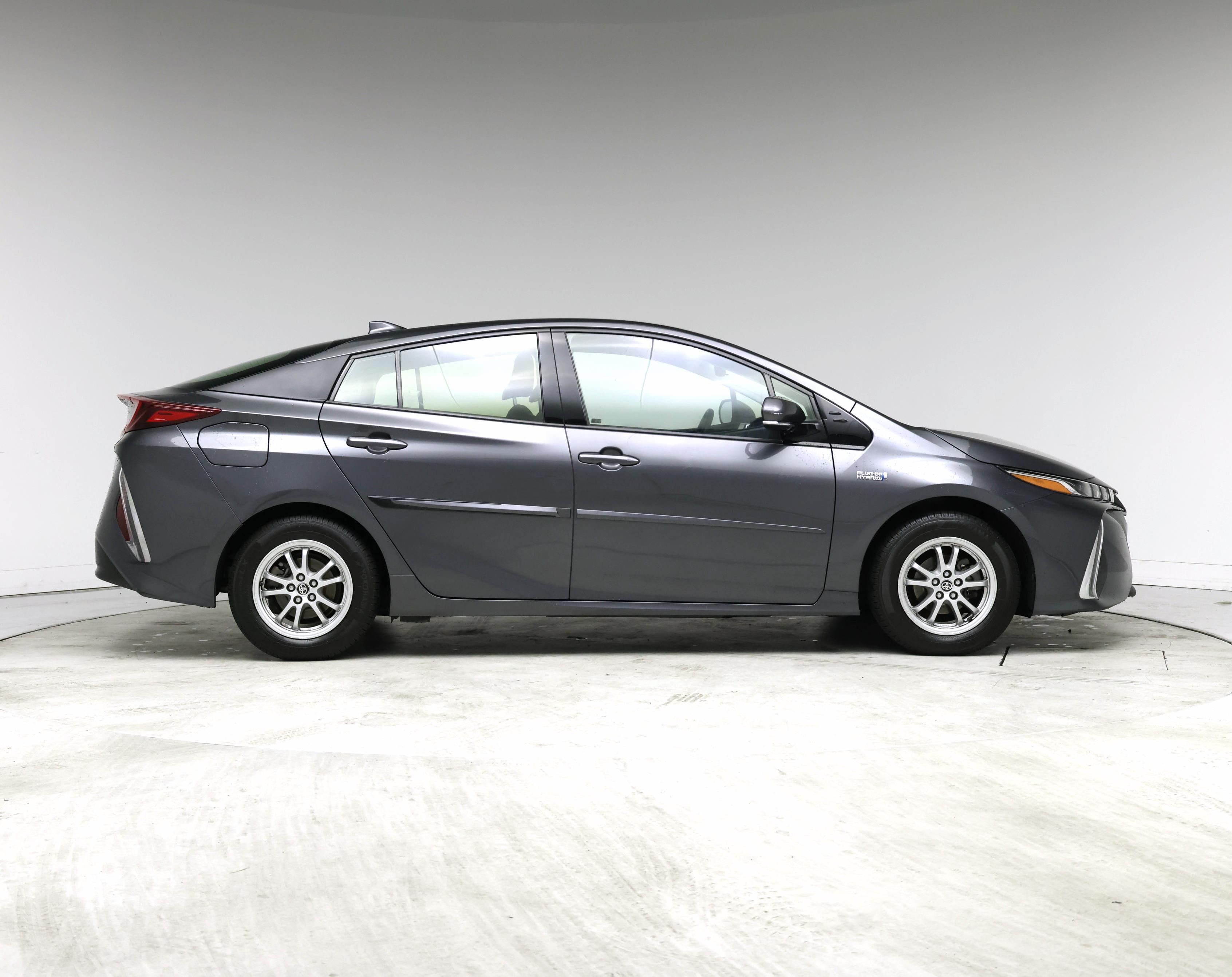 Thumbnail: 2017 Toyota Prius Prime - 7