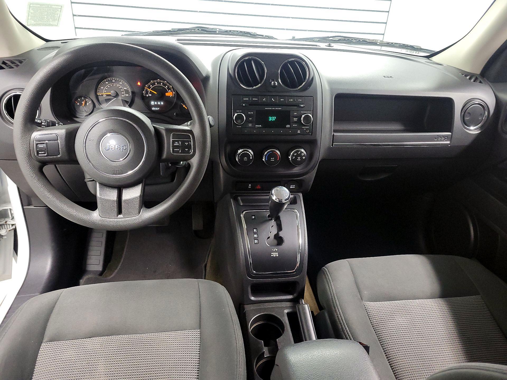 Thumbnail: 2017 Jeep Patriot - 9