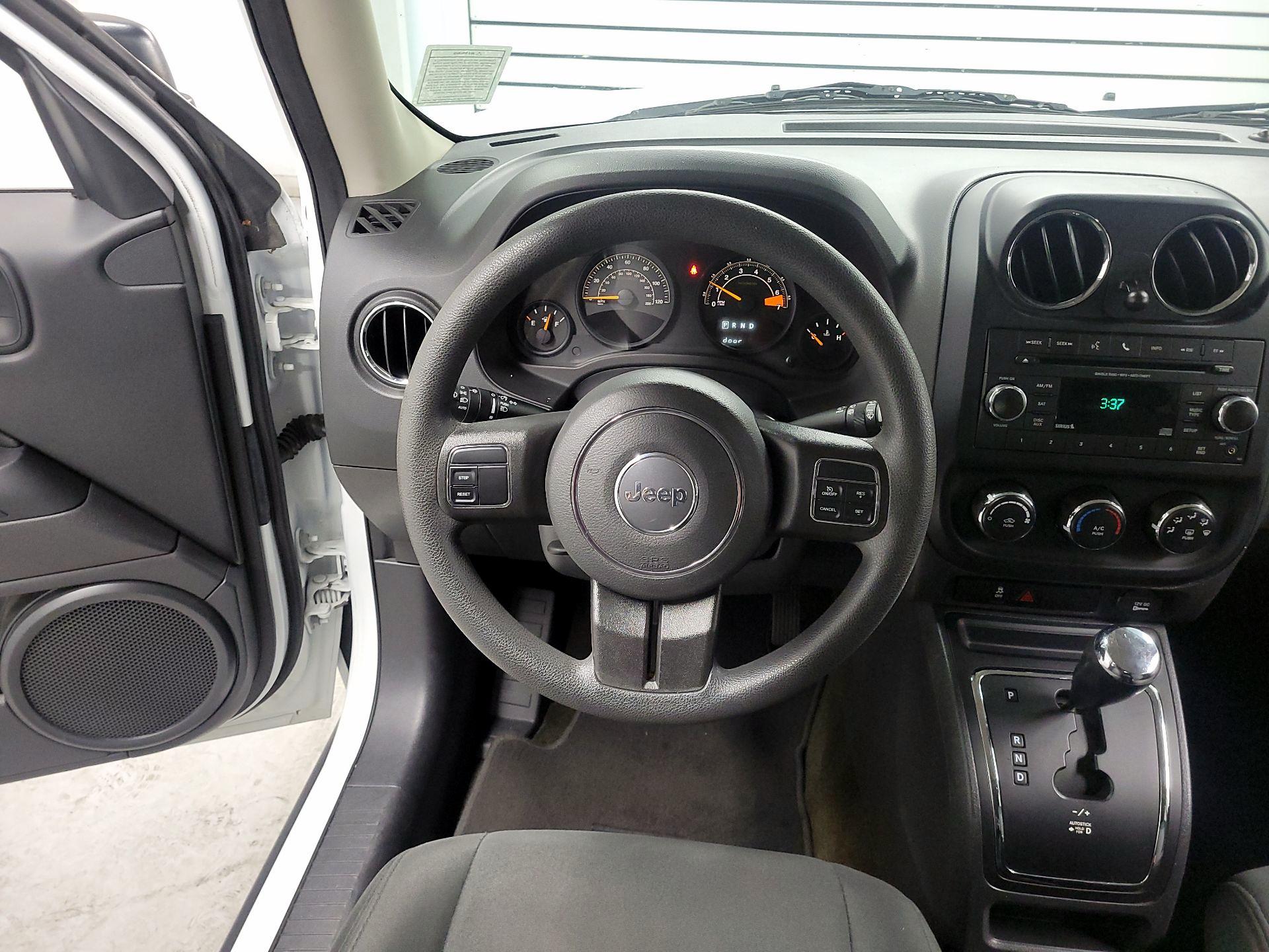 Thumbnail: 2017 Jeep Patriot - 10