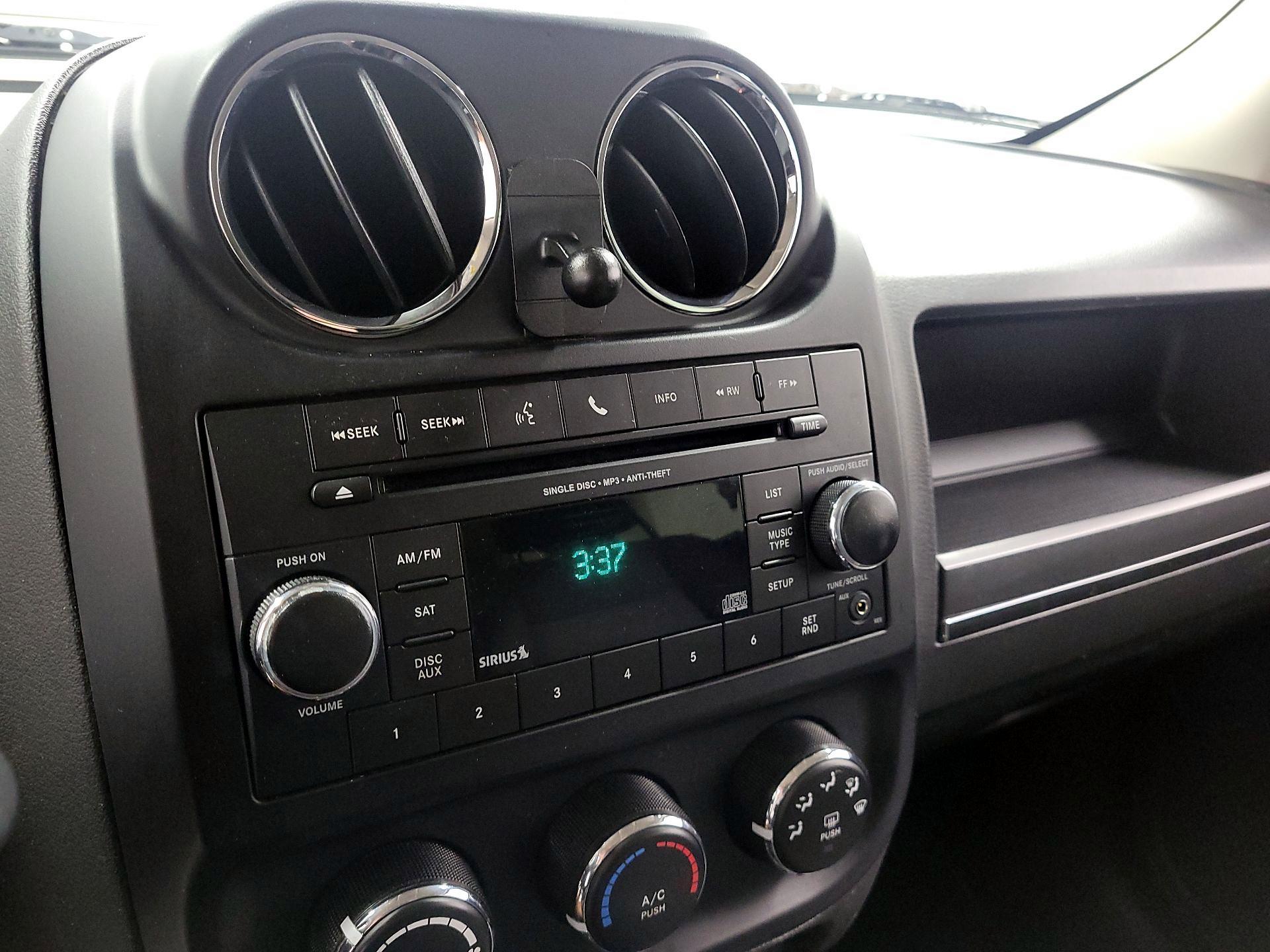 Thumbnail: 2017 Jeep Patriot - 13