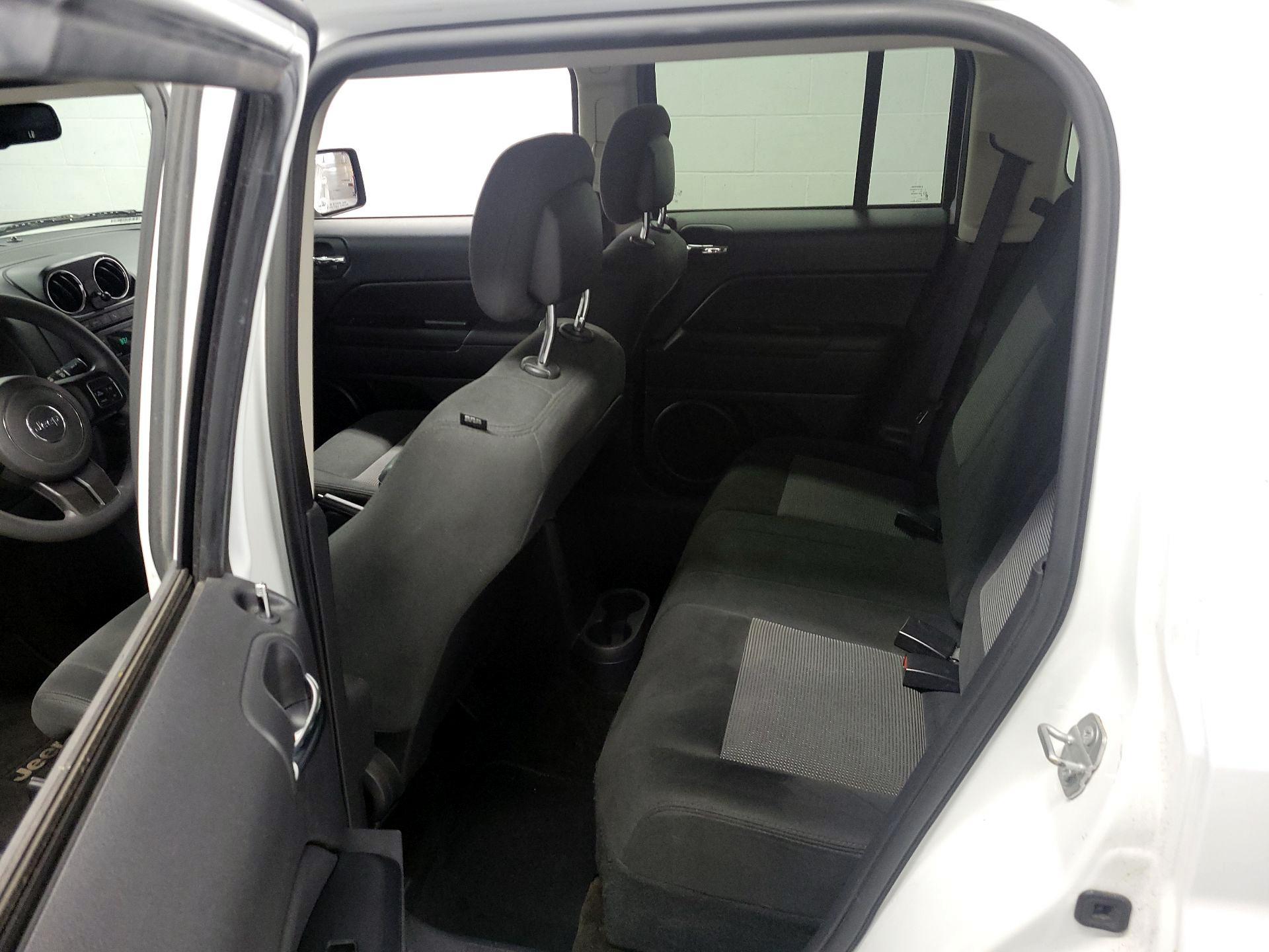 Thumbnail: 2017 Jeep Patriot - 16