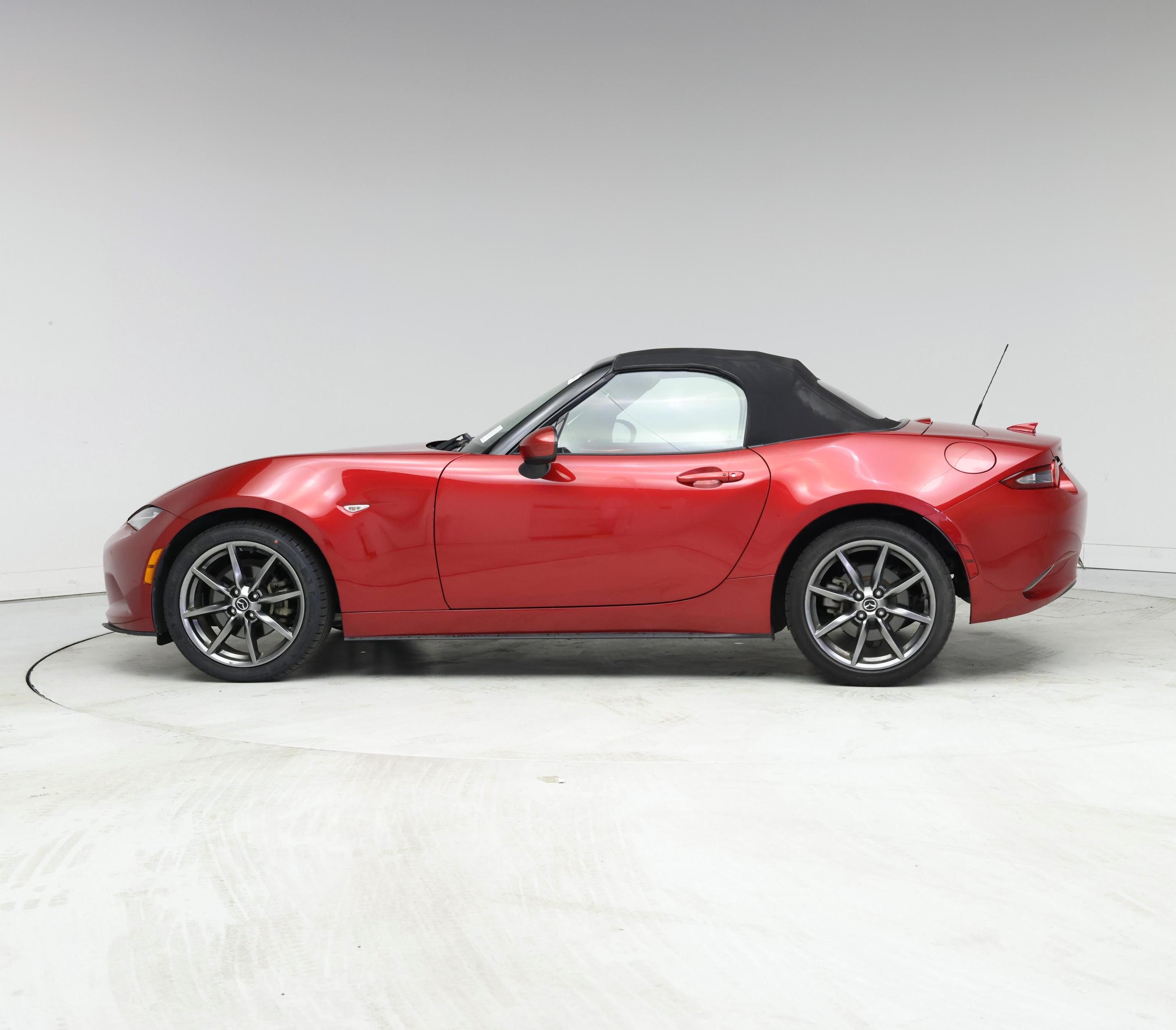 Thumbnail: 2016 Mazda MX-5 Miata - 3