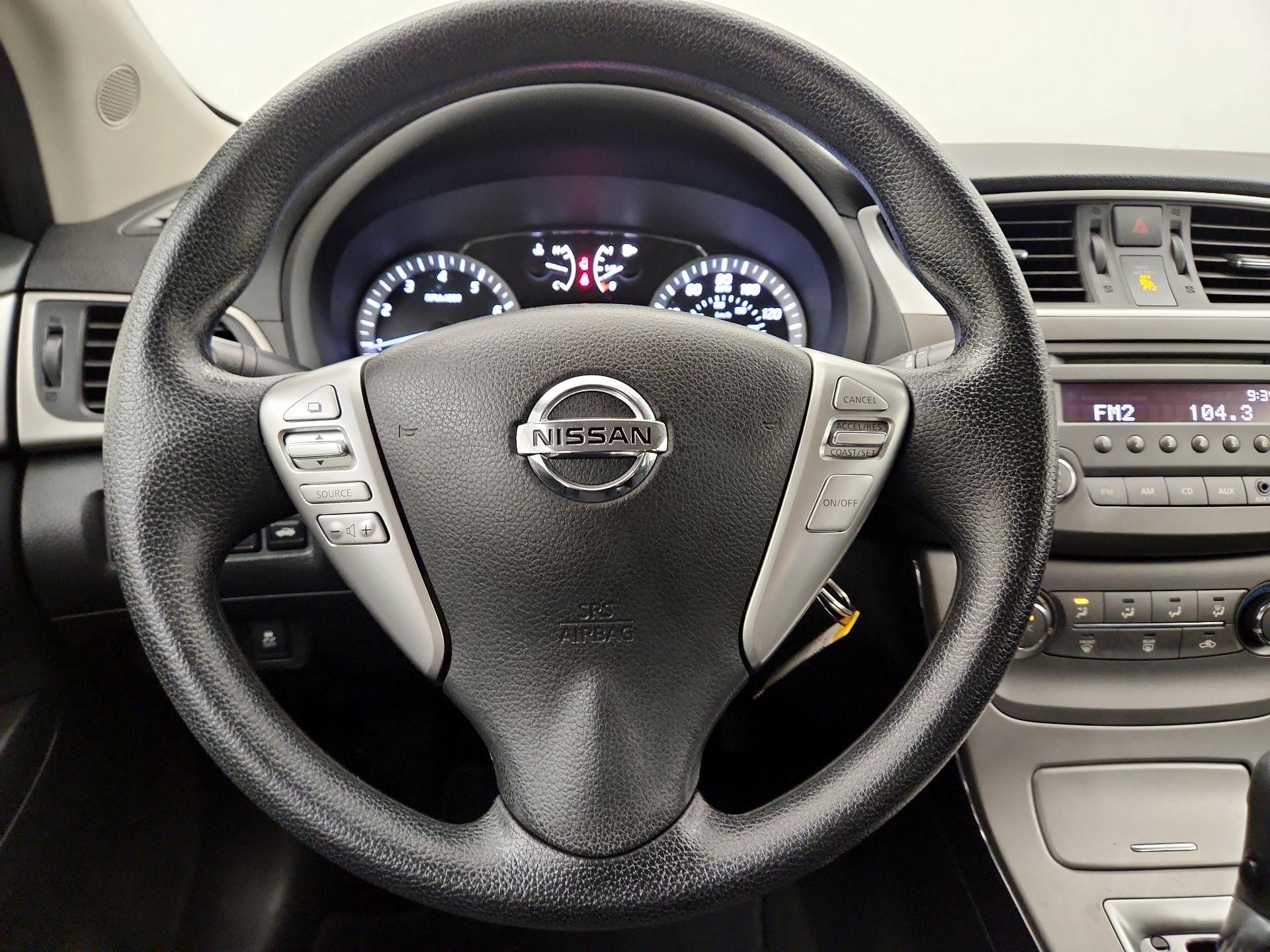 Thumbnail: 2014 Nissan Sentra - 10