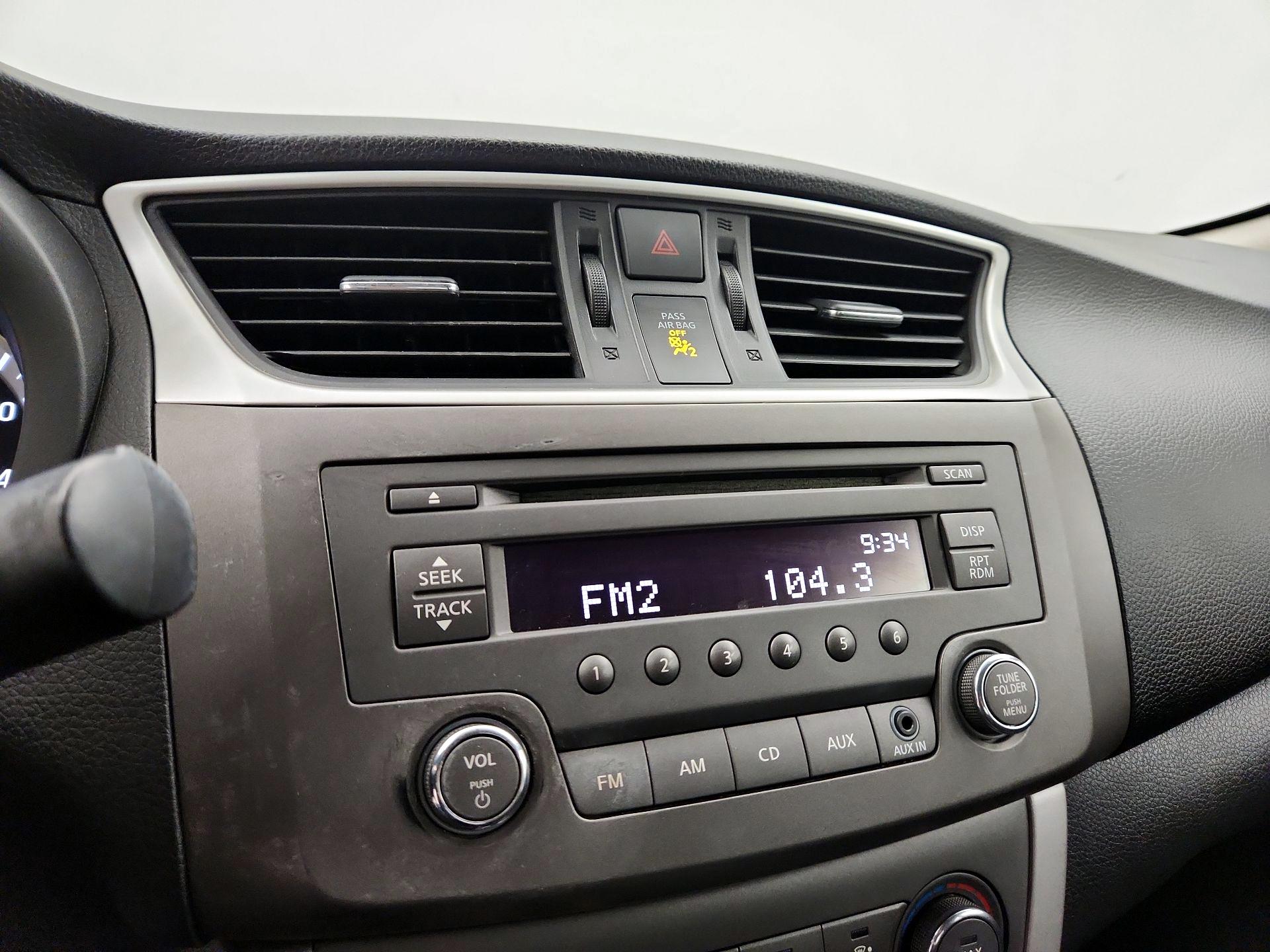 Thumbnail: 2014 Nissan Sentra - 14