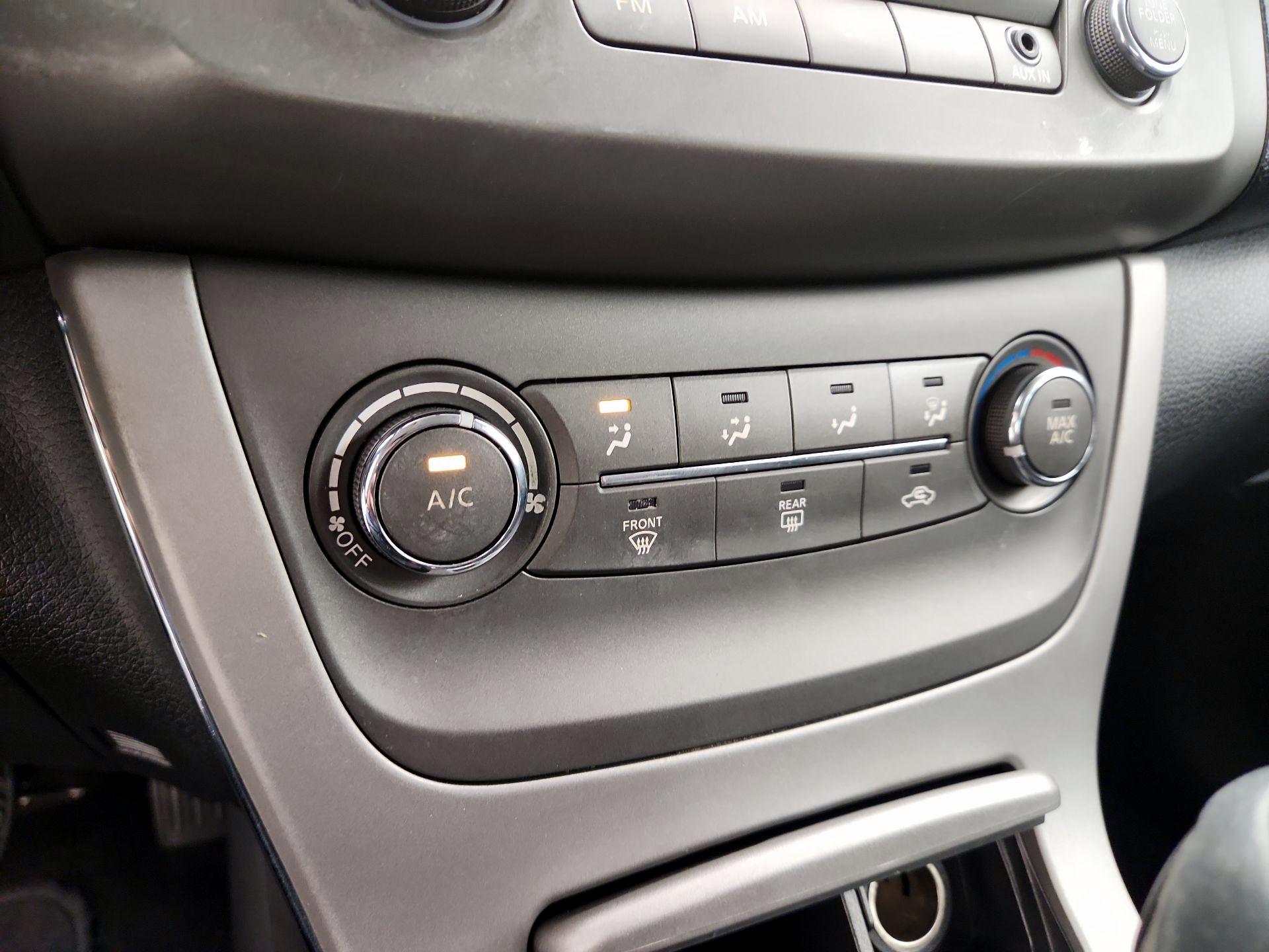Thumbnail: 2014 Nissan Sentra - 15
