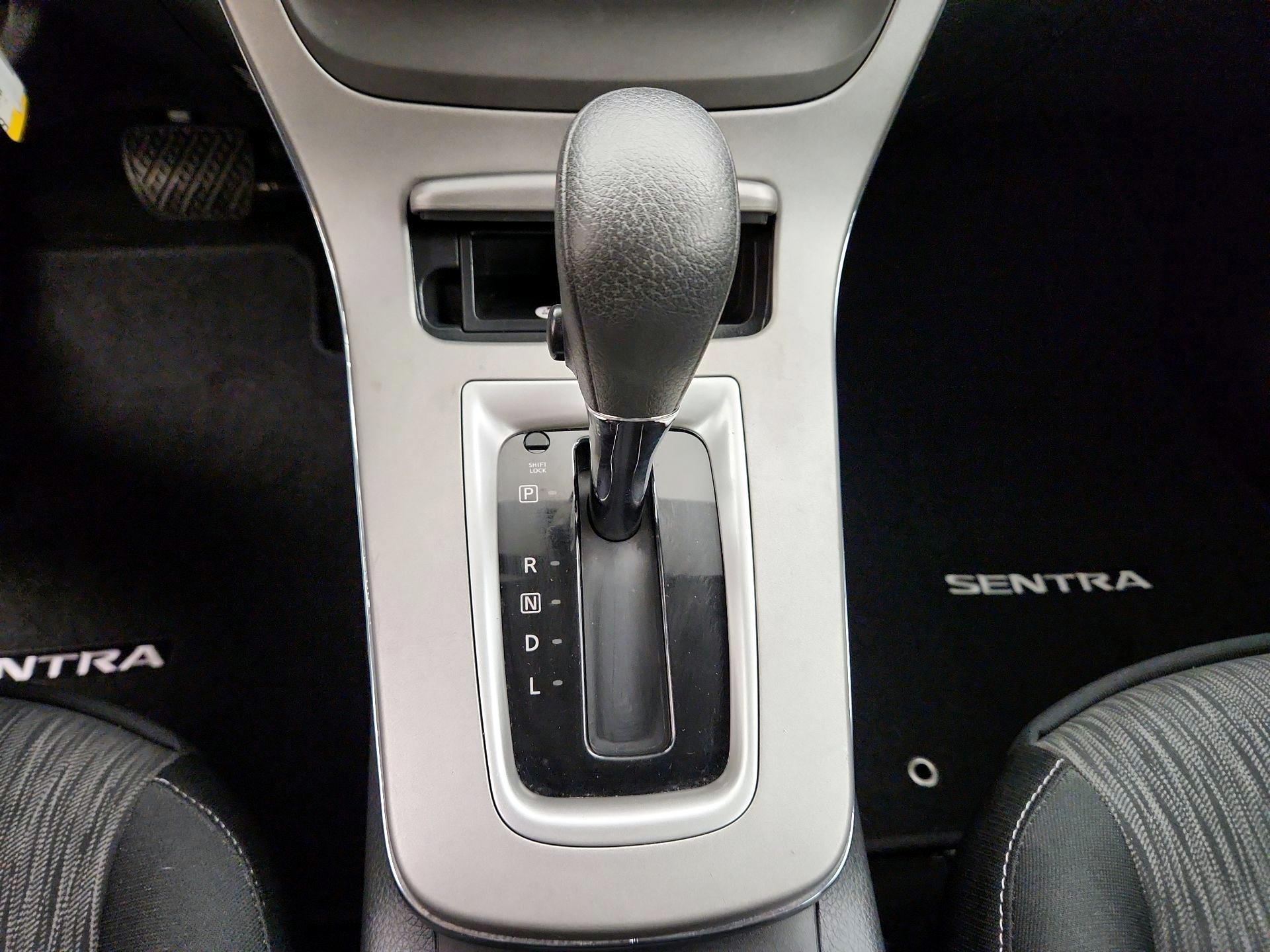 Thumbnail: 2014 Nissan Sentra - 16