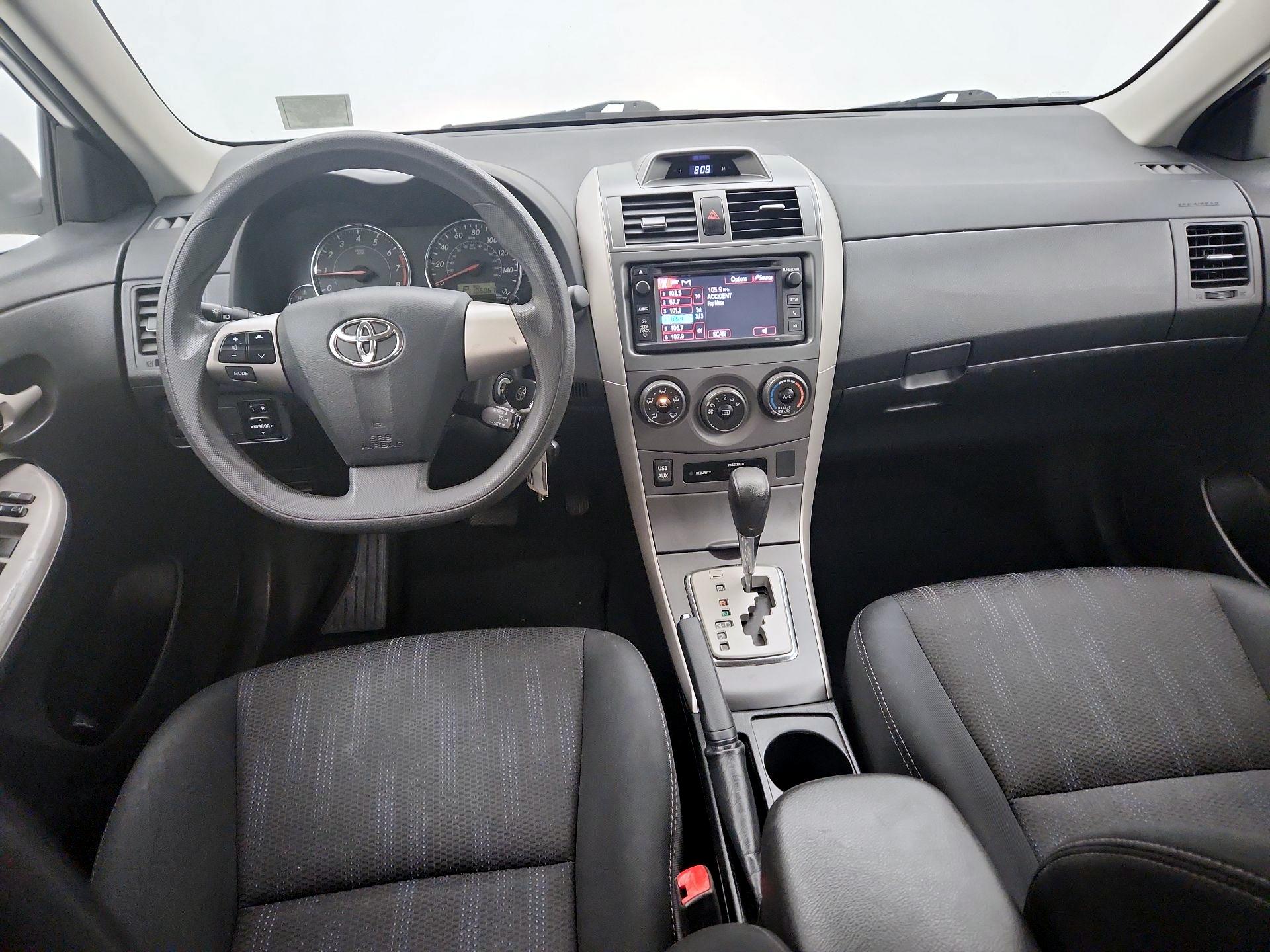 Thumbnail: 2013 Toyota Corolla - 9