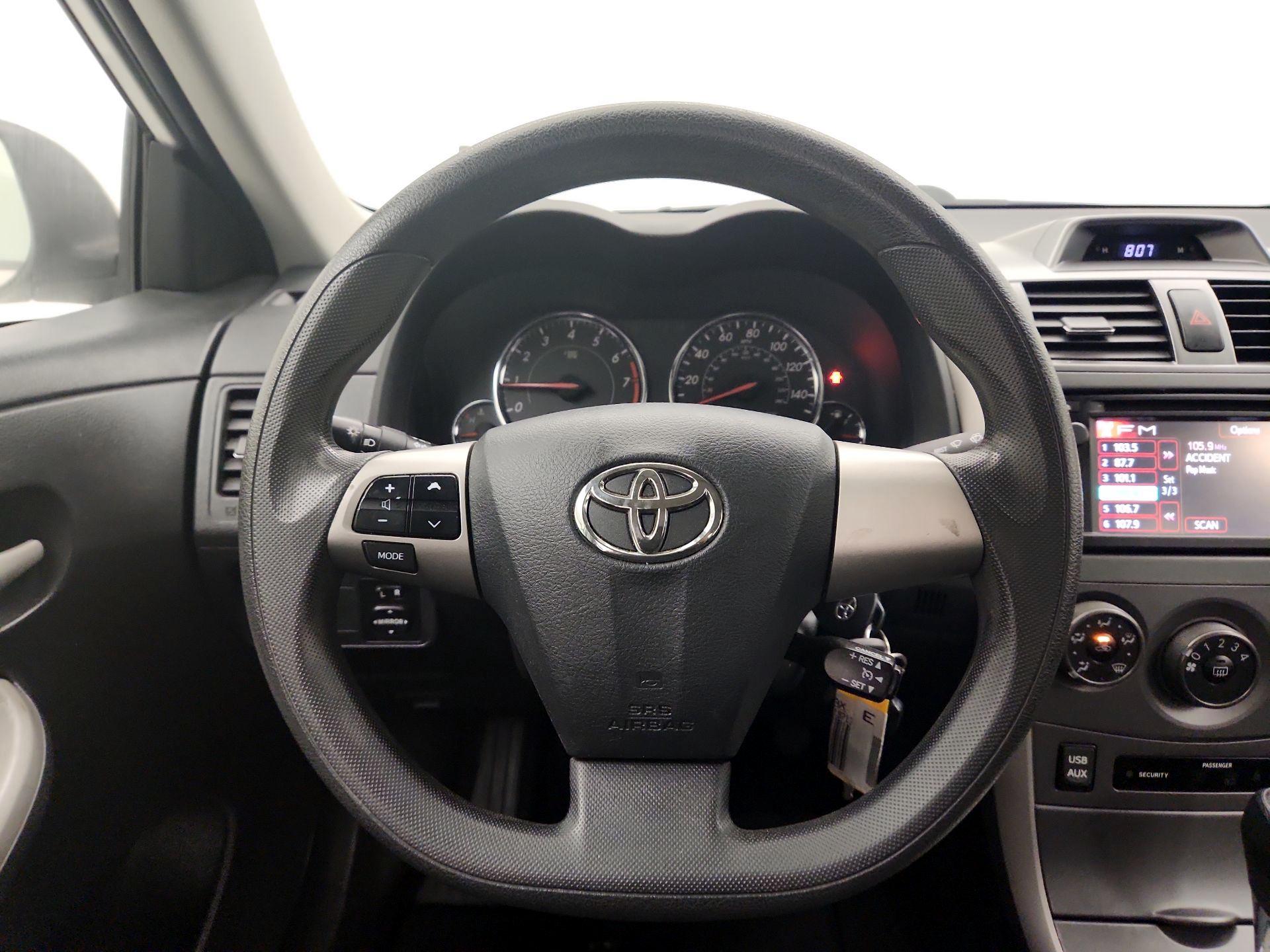 Thumbnail: 2013 Toyota Corolla - 10