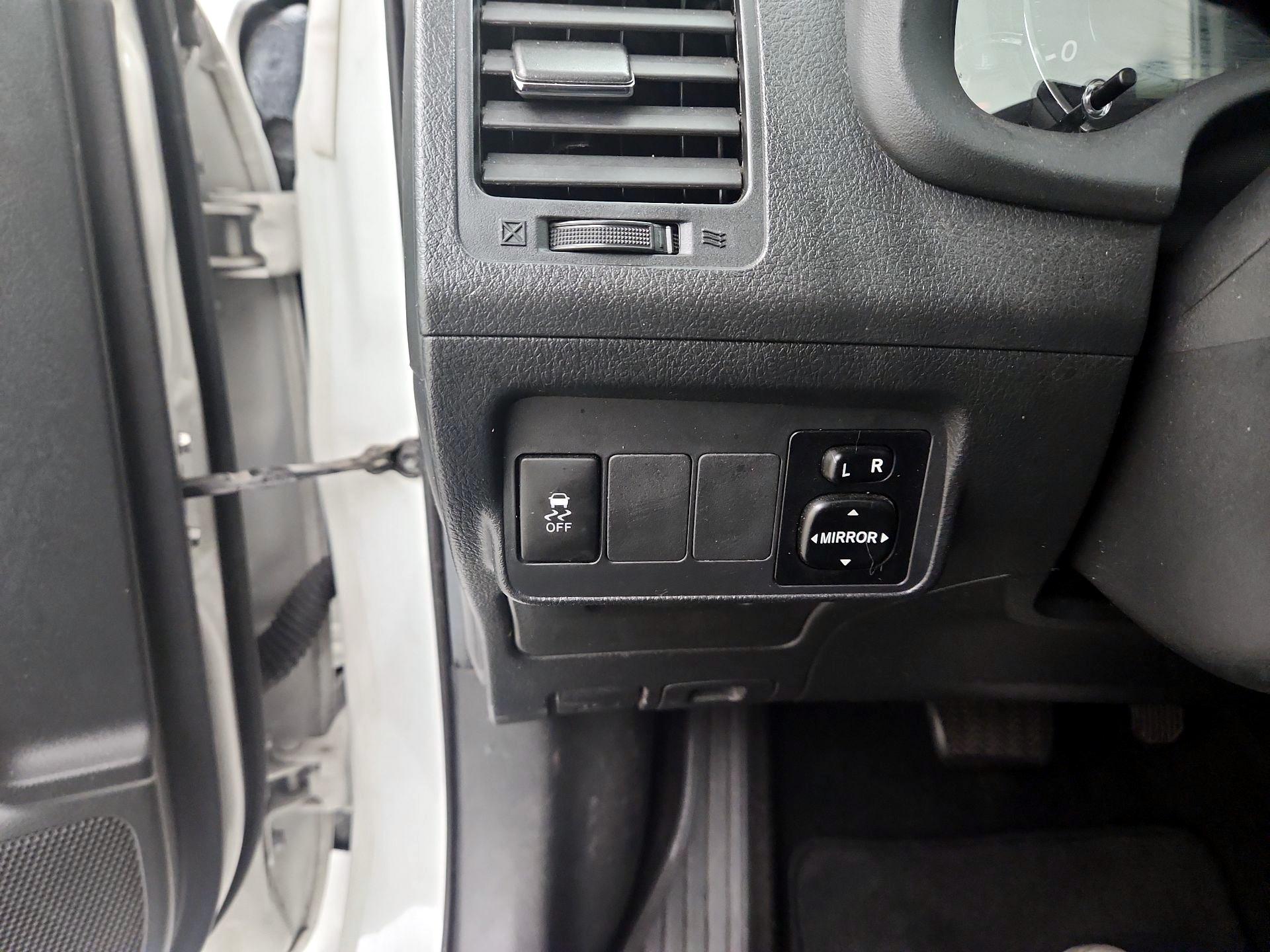 Thumbnail: 2013 Toyota Corolla - 13