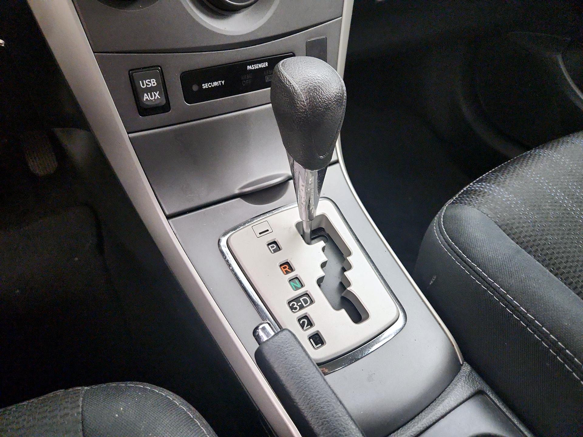 Thumbnail: 2013 Toyota Corolla - 16