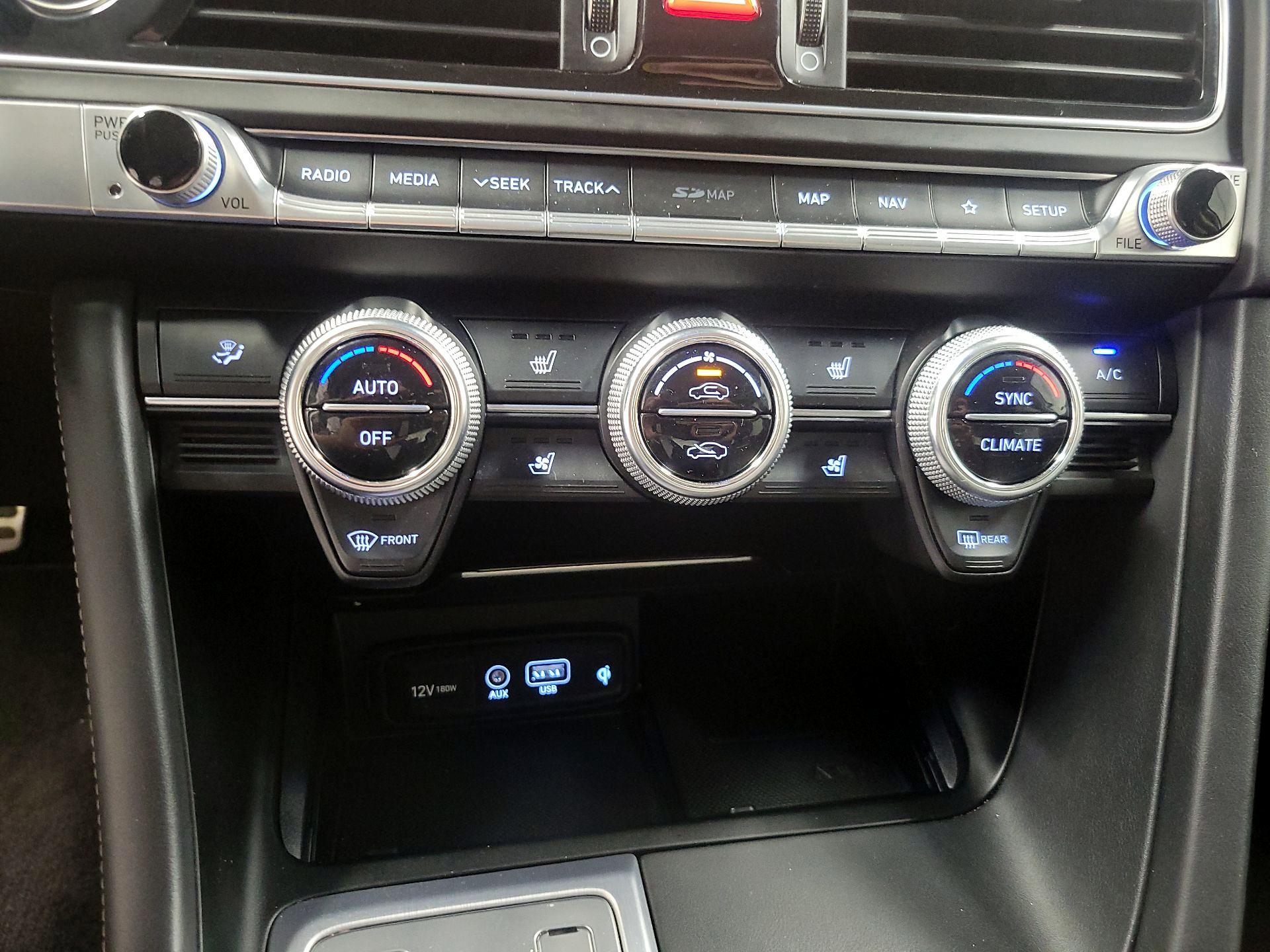 Thumbnail: 2019 Genesis G70 - 15