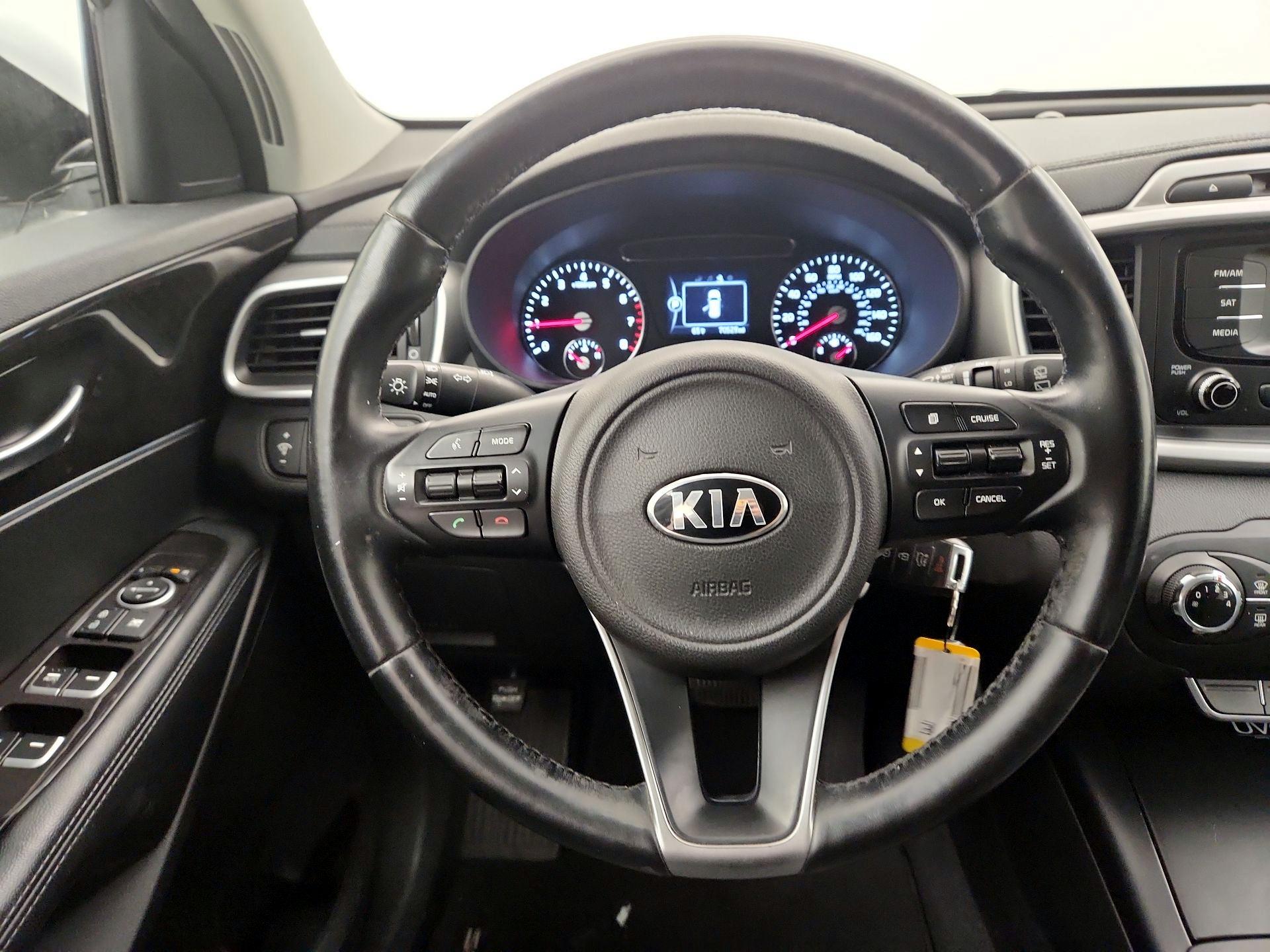 Thumbnail: 2016 Kia Sorento - 10